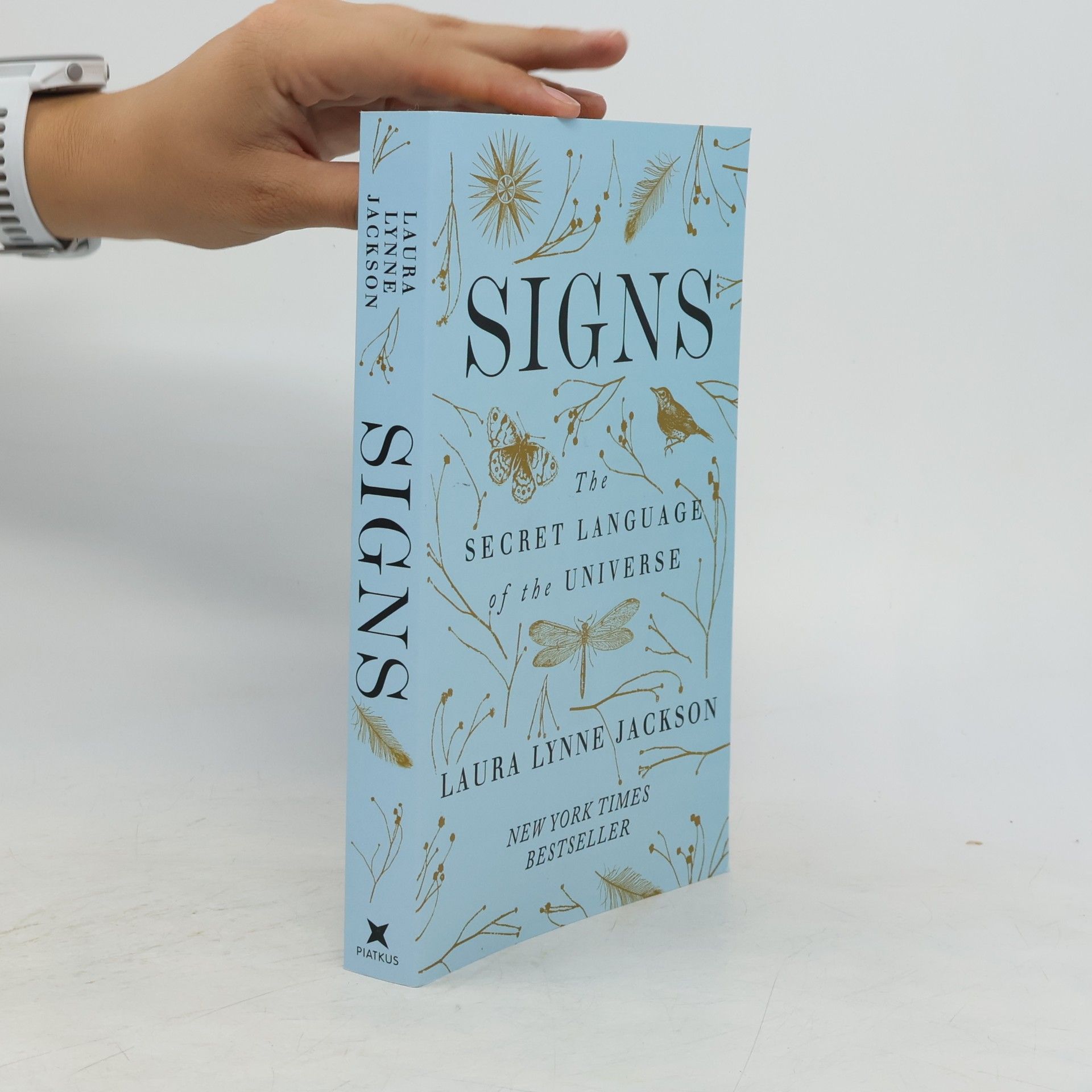 Laura Lynne Jackson Signs