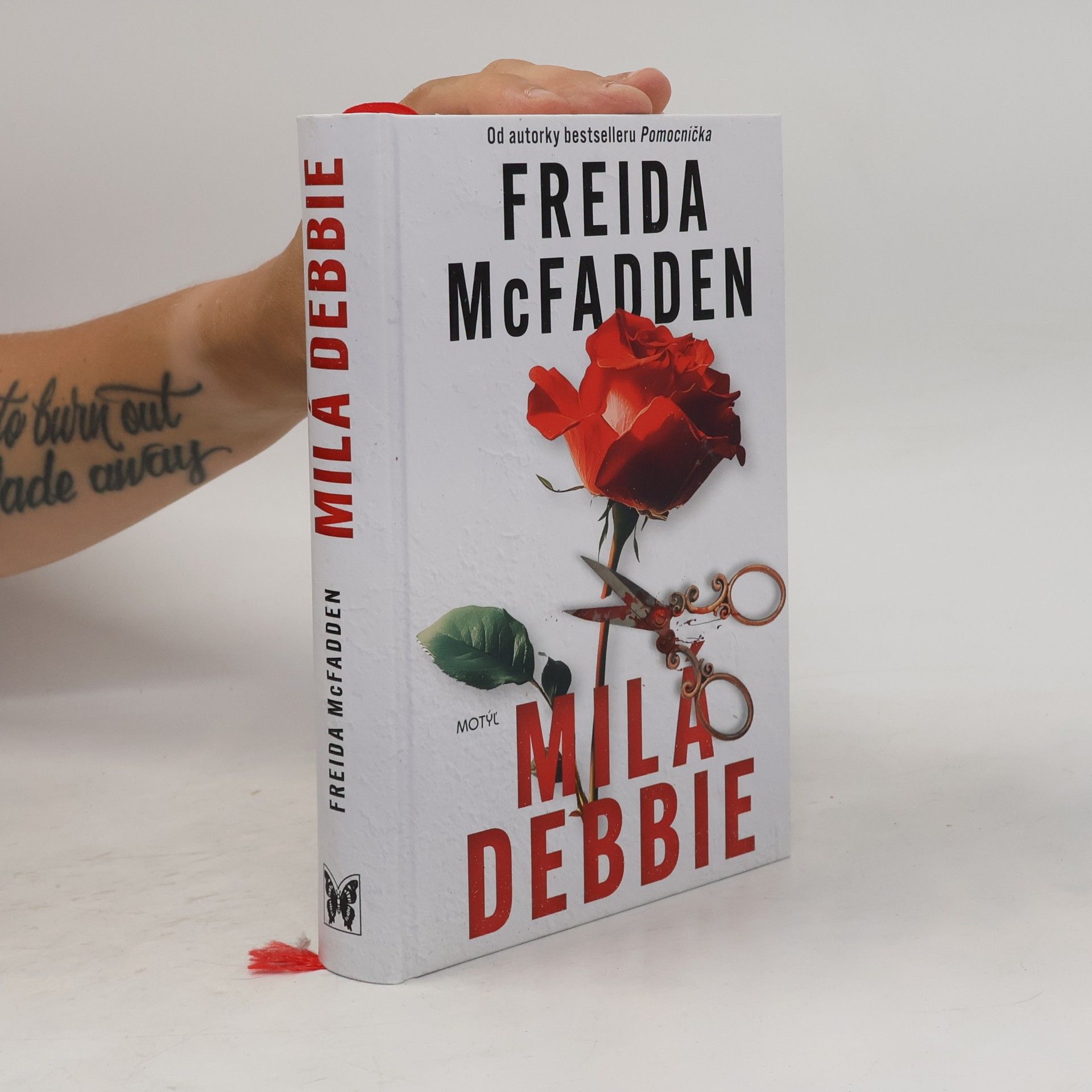 Freida McFadden Milá Debbie