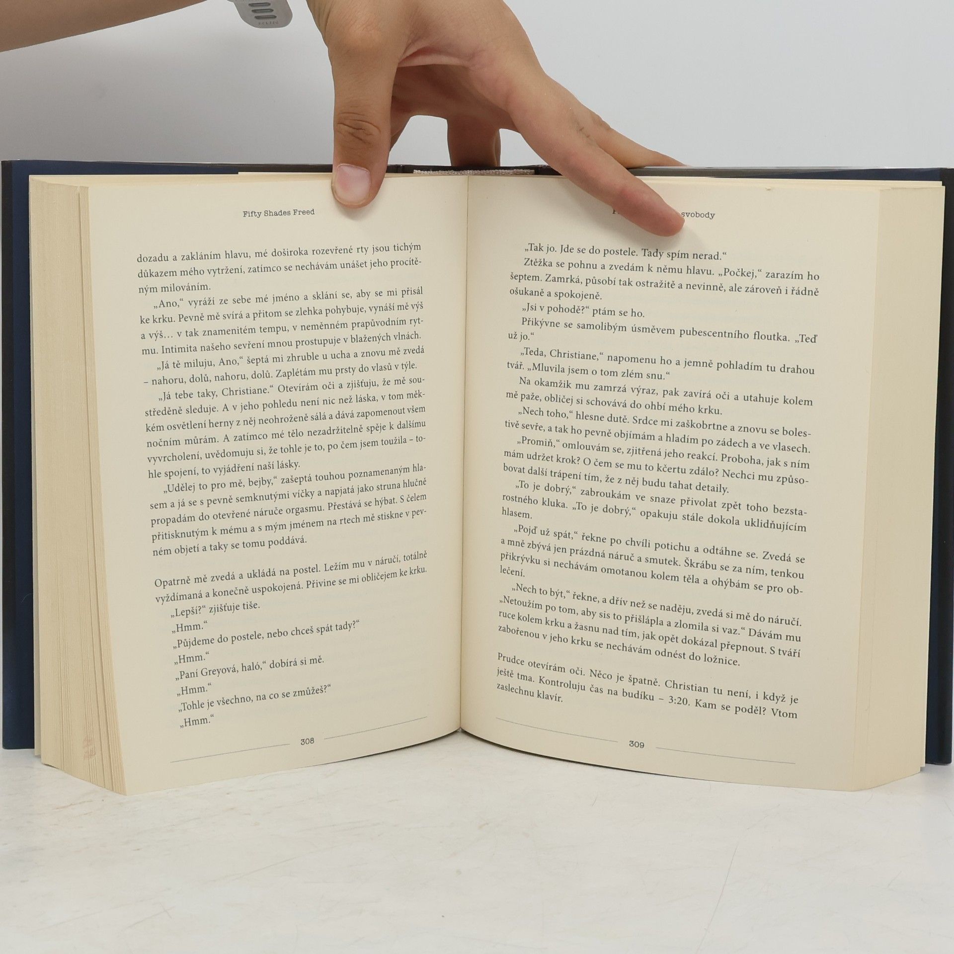 E. L. James Padesát odstínů svobody