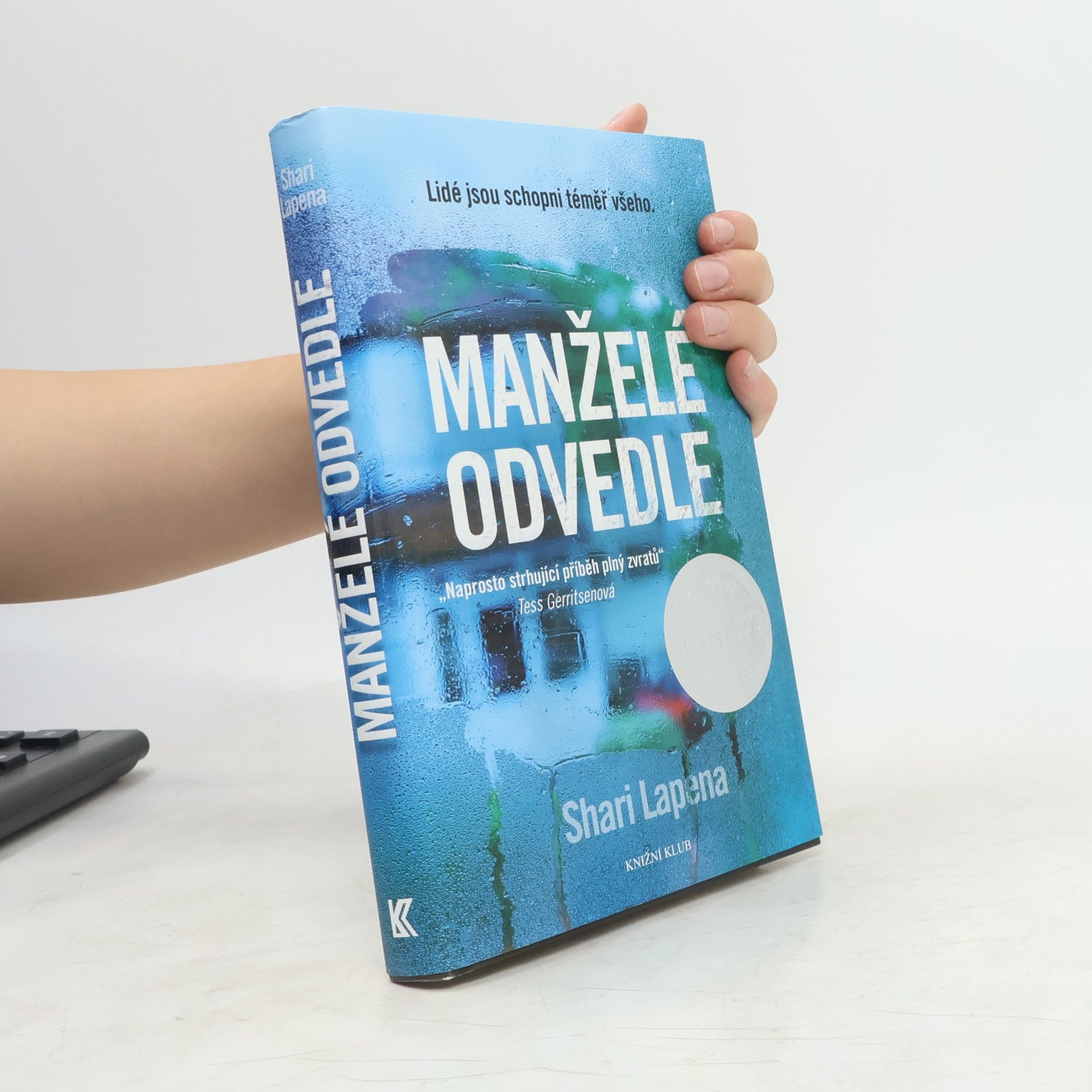 Shari Lapenová Manželé odvedle