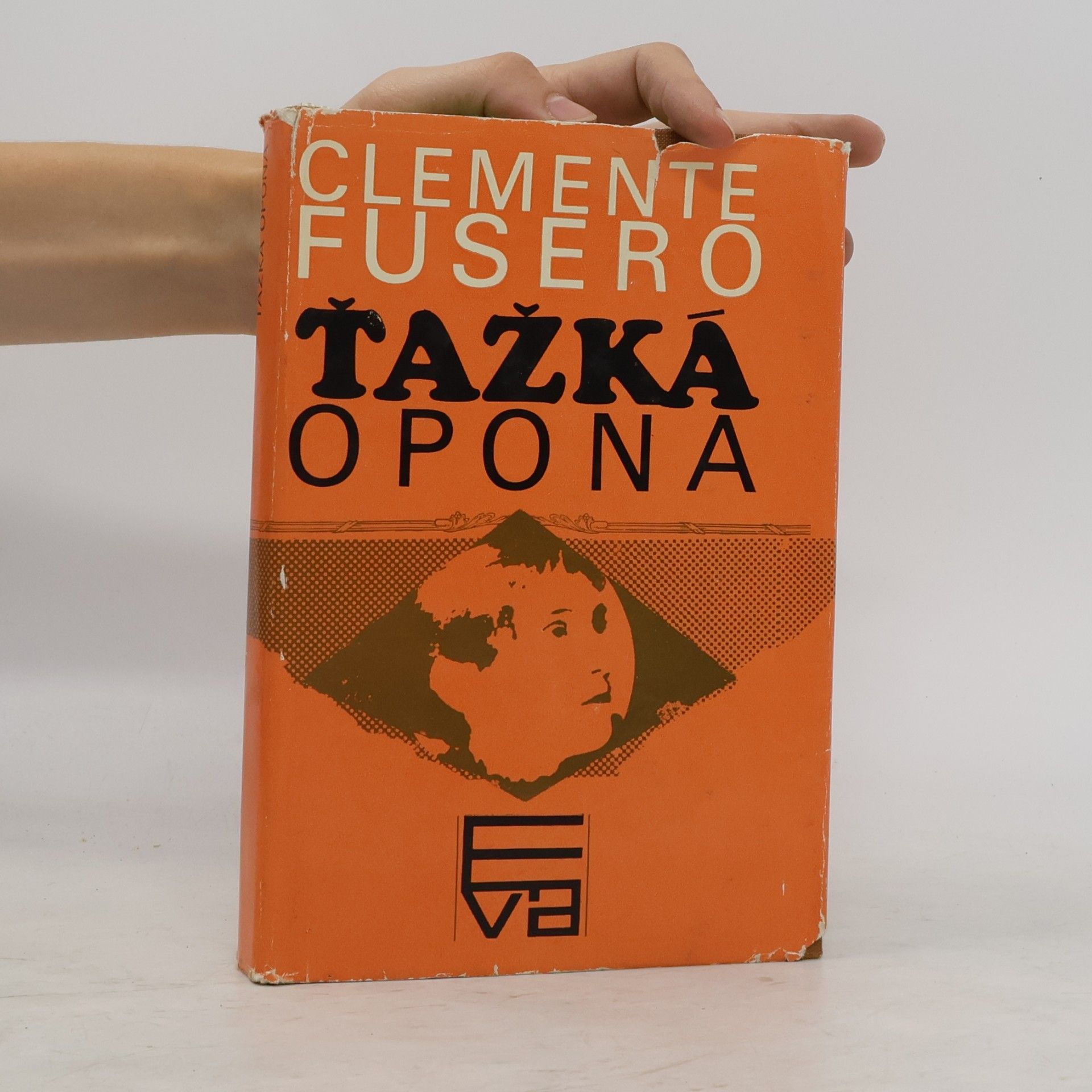 Fusero Clemente Ťažká opona