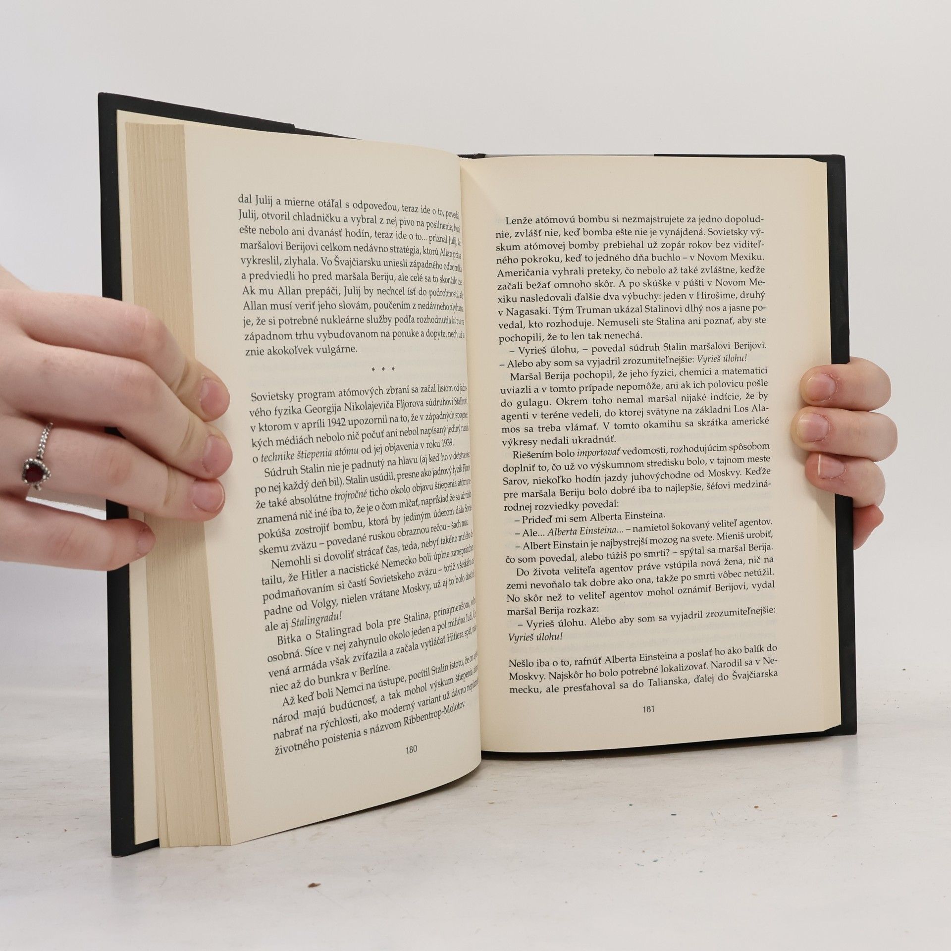 Jonas Jonasson Storočný starček, ktorý vyliezol z okna a zmizol