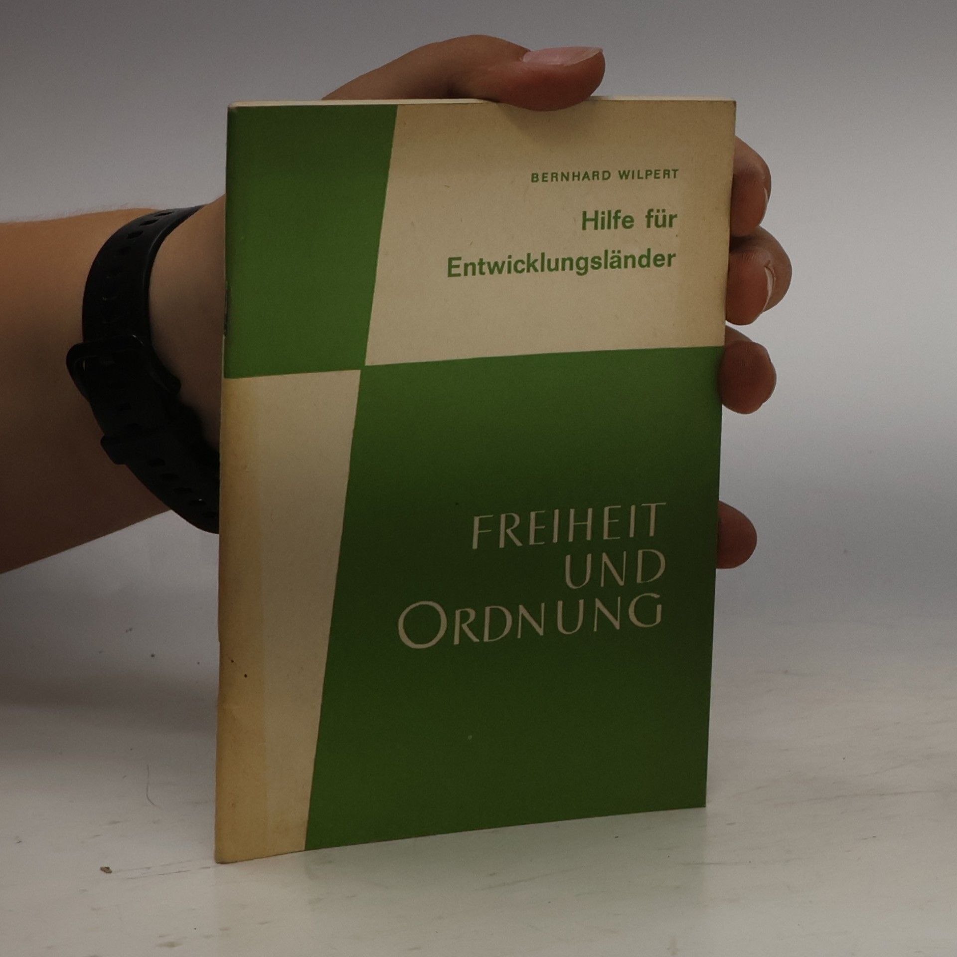 Hilfe für Entwicklungsländer. Freiheit und Ordnung 23