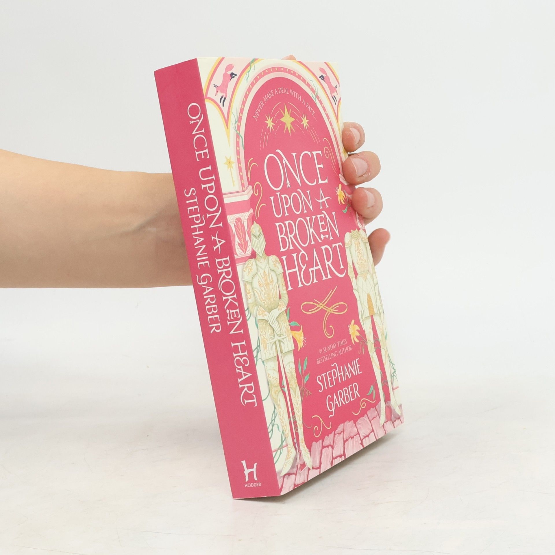 Stephanie Garber Once upon a broken heart