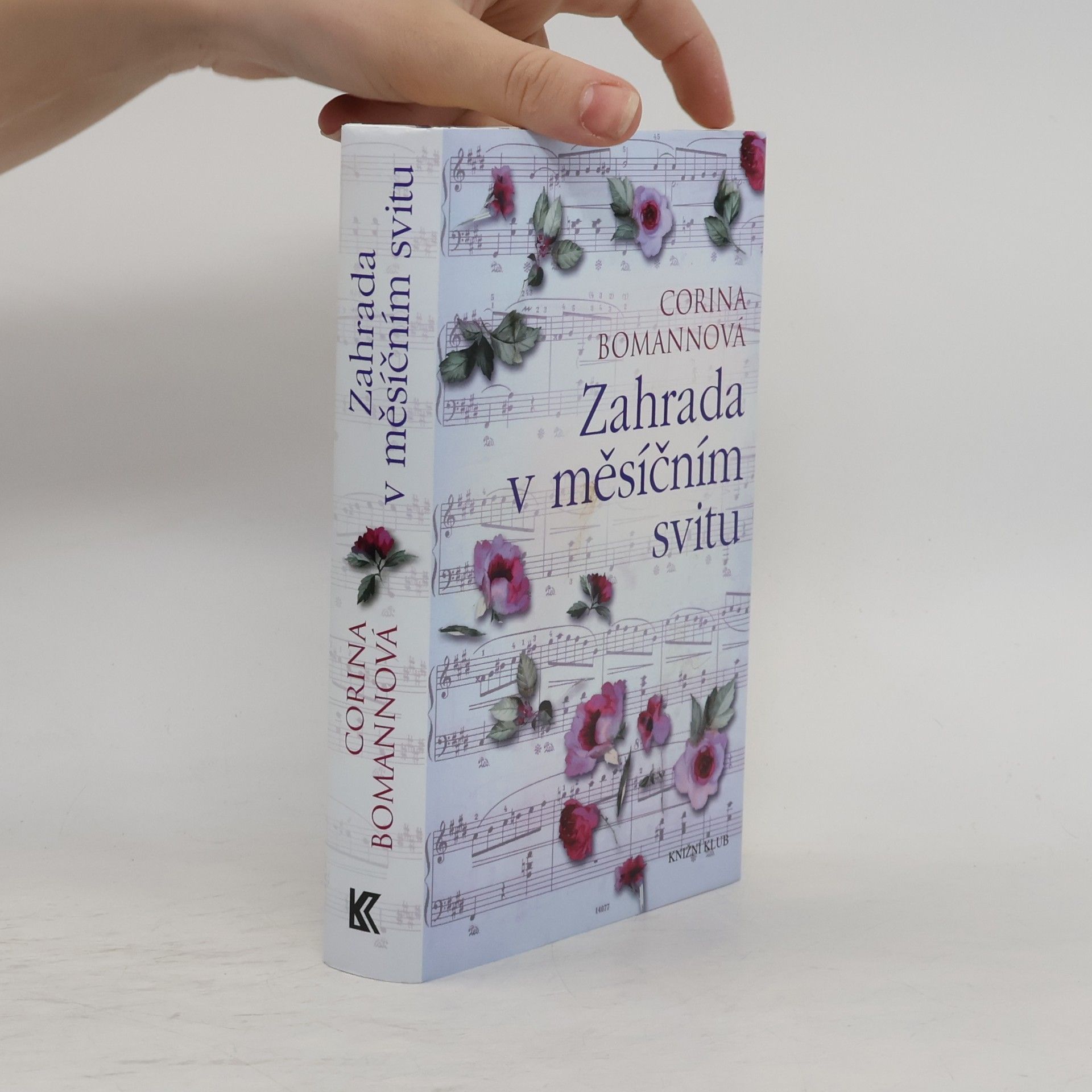 Corina Bomann Zahrada v měsíčním svitu