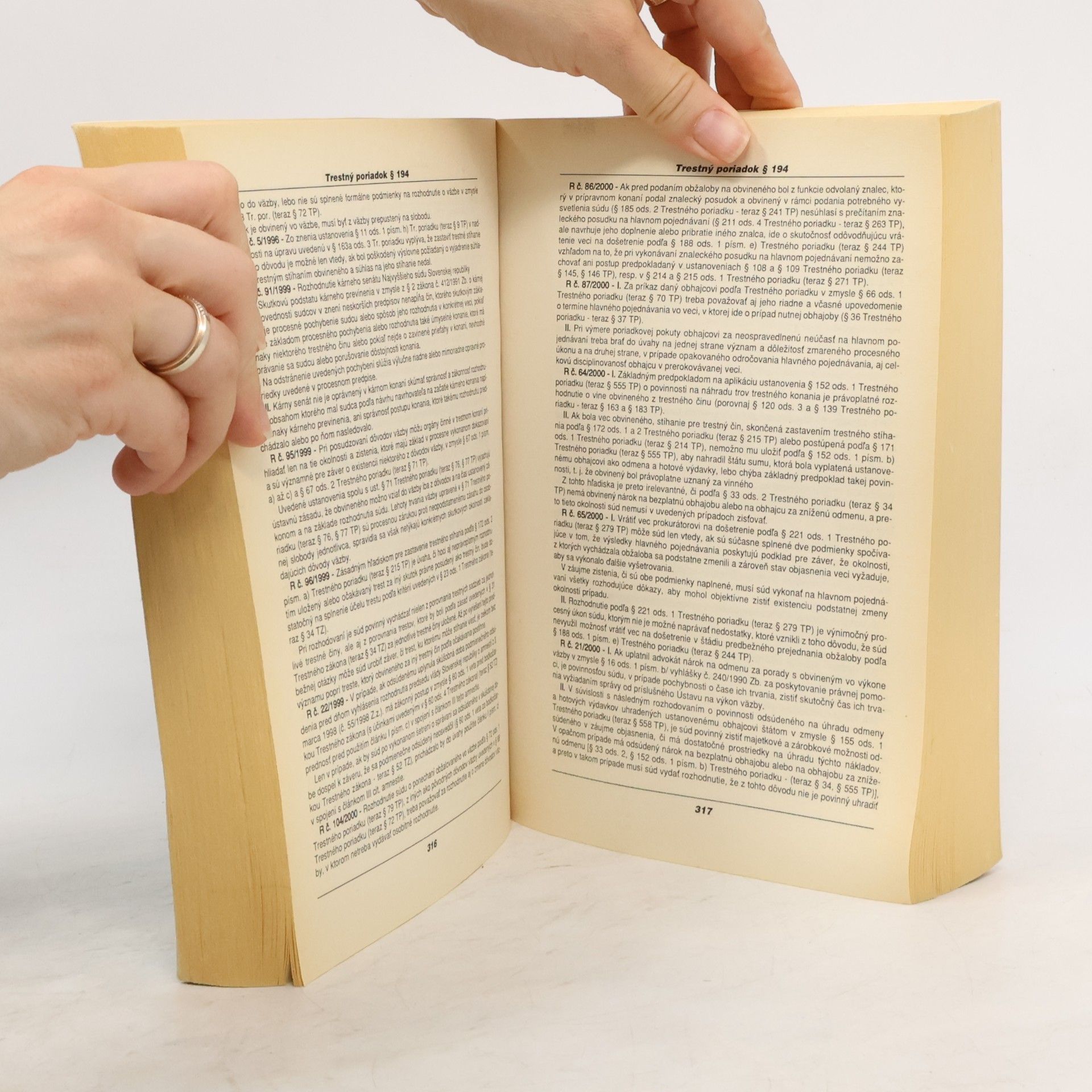 Various authors Trestný poriadok s rozsiahlym komentárom a judikatúrou: Úplné znenie zákona NR SR č. 301/2005 Z.z.