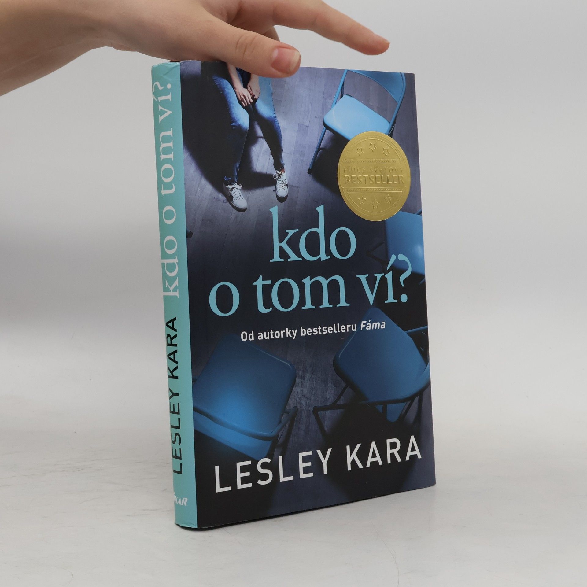 Kdo o tom ví?
