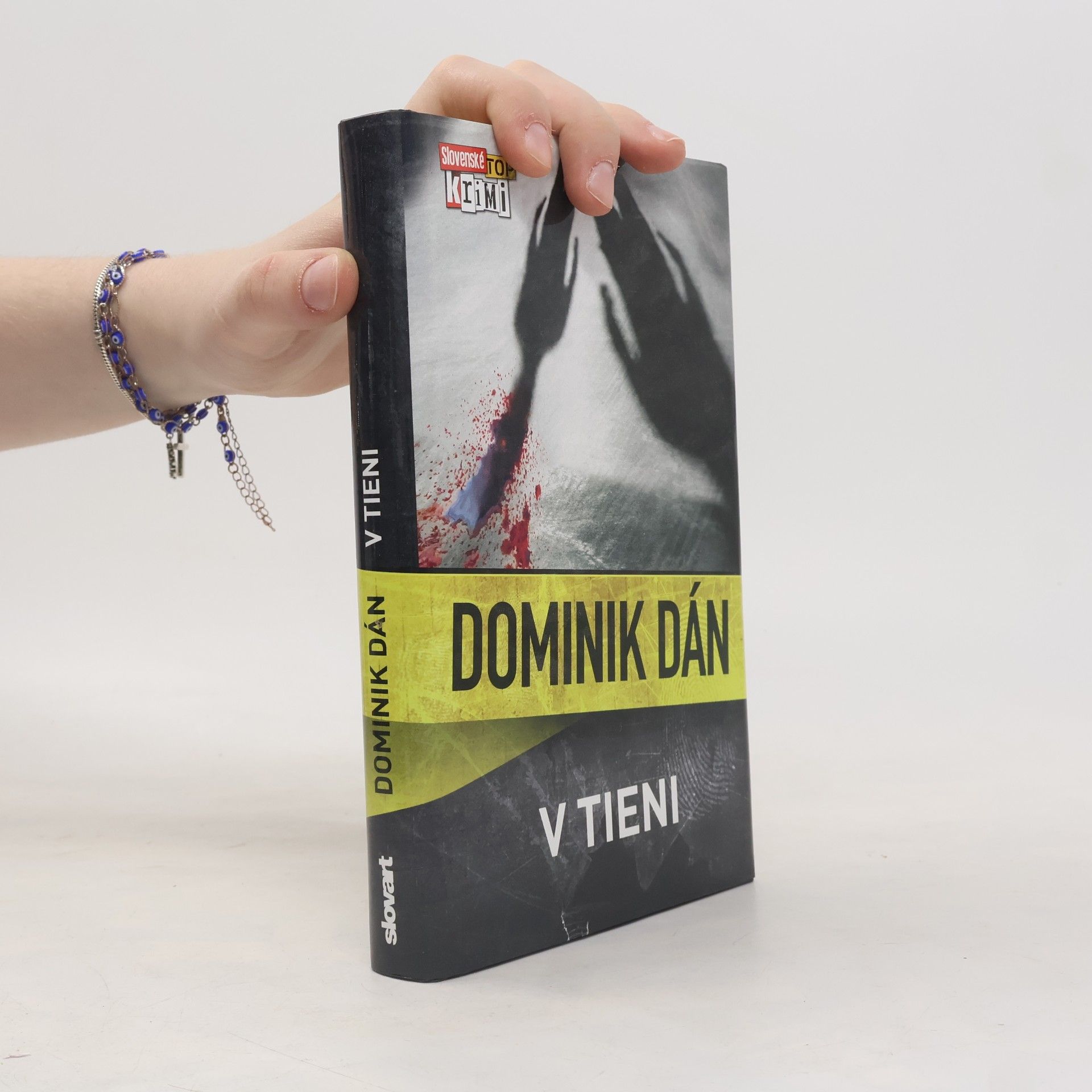 Dominik Dán V tieni