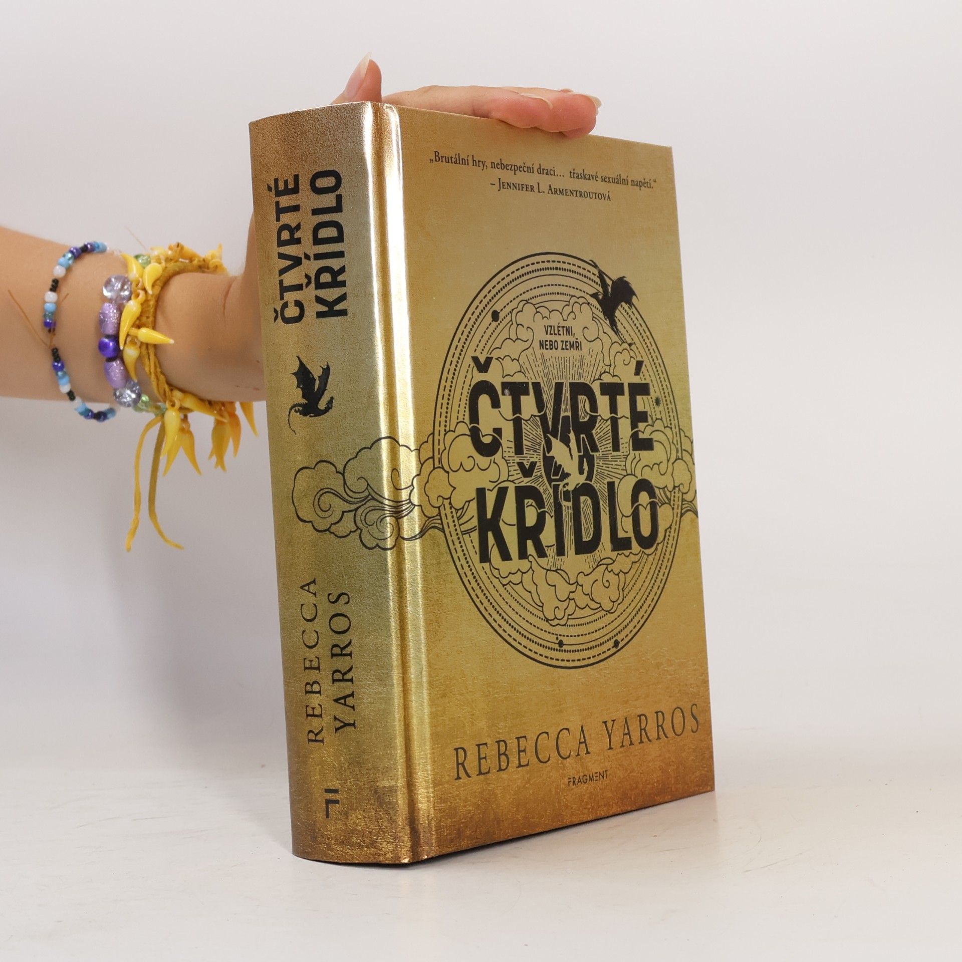 Rebecca Yarros Čtvrté křídlo