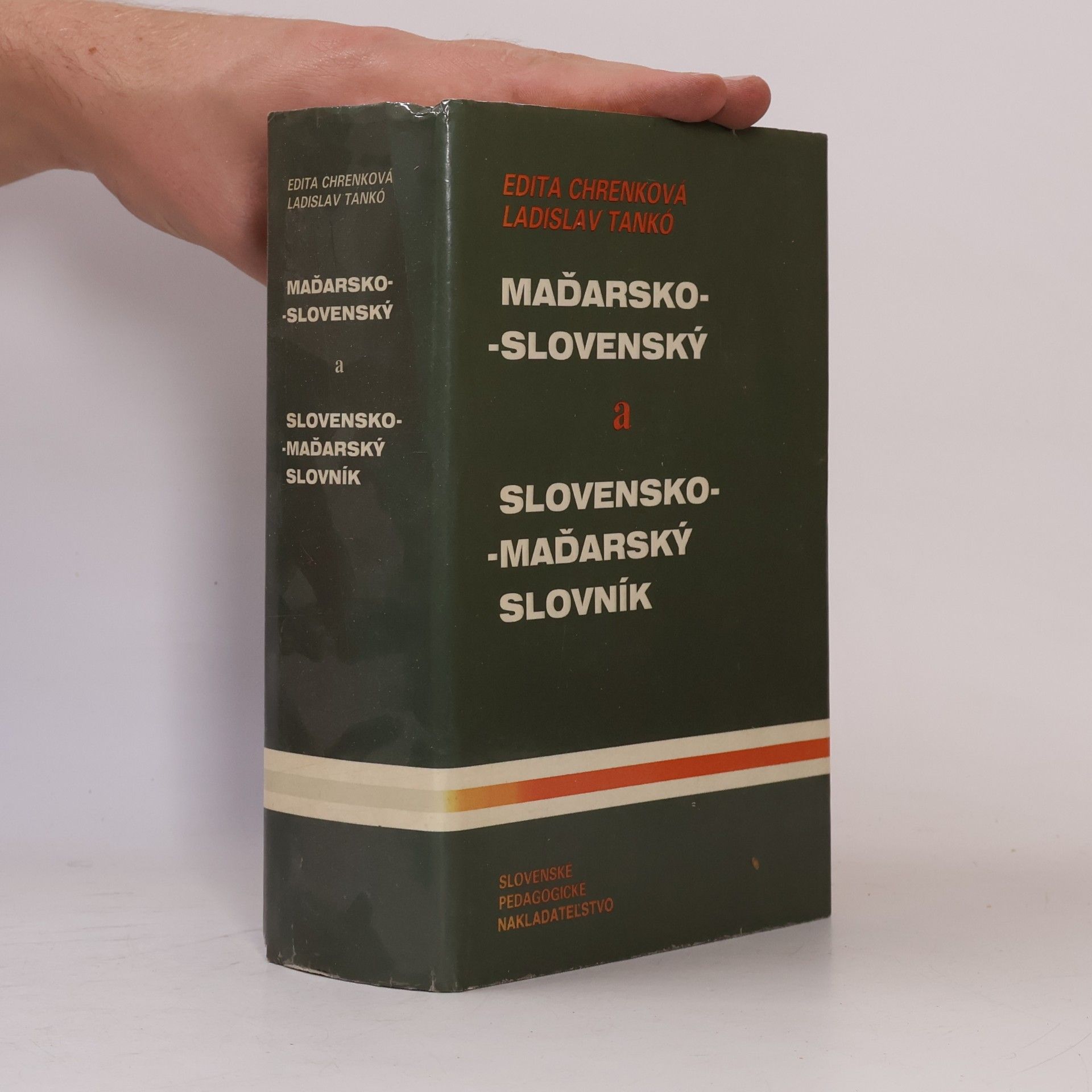 Edita Chrenková Maďarsko-slovenský a slovensko-maďarský slovník