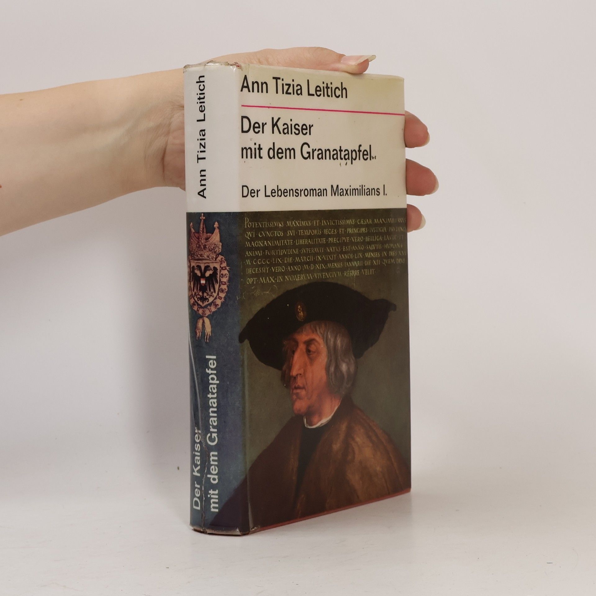 Der Kaiser mit dem Granatapfel
