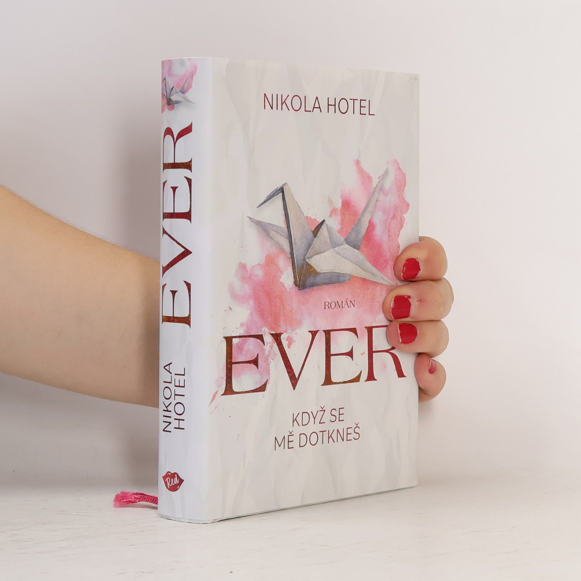 Nikola Hotel Ever : když se mě dotkneš
