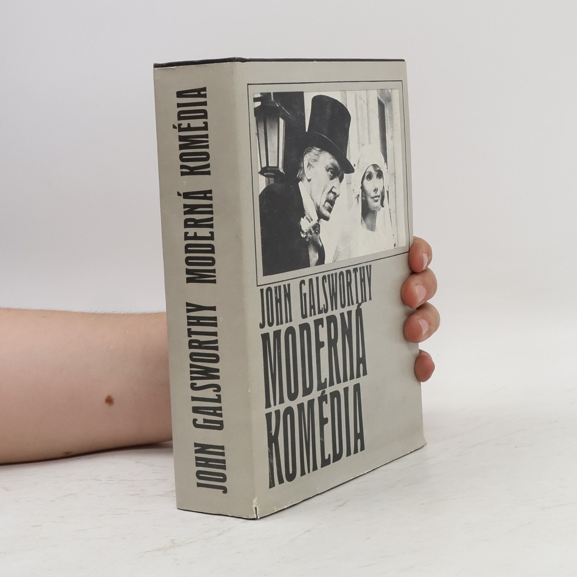 John Galsworthy Moderná komédia