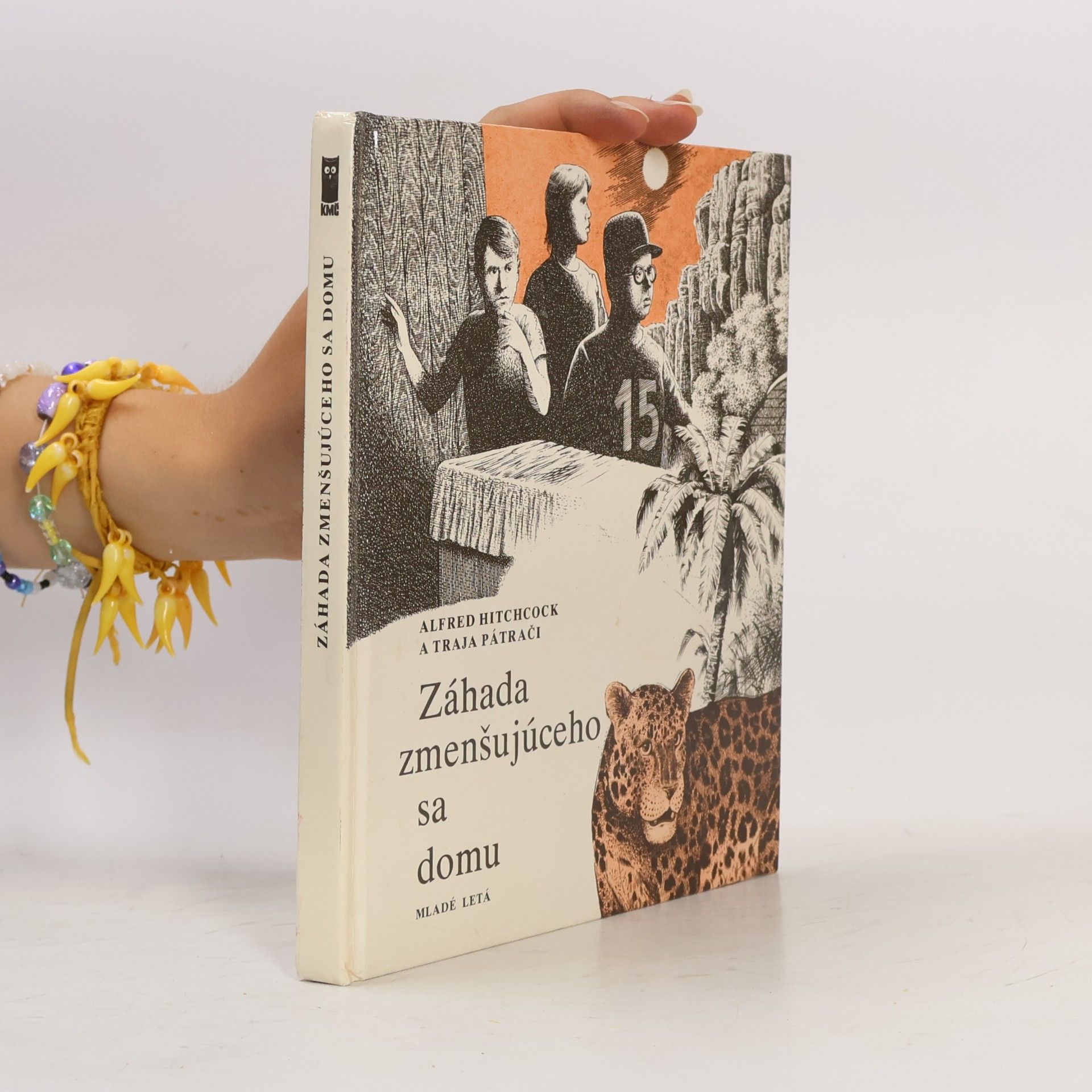 Dennis Lynds Alfred Hitchcock a traja pátrači. Záhada zmenšujúceho sa domu