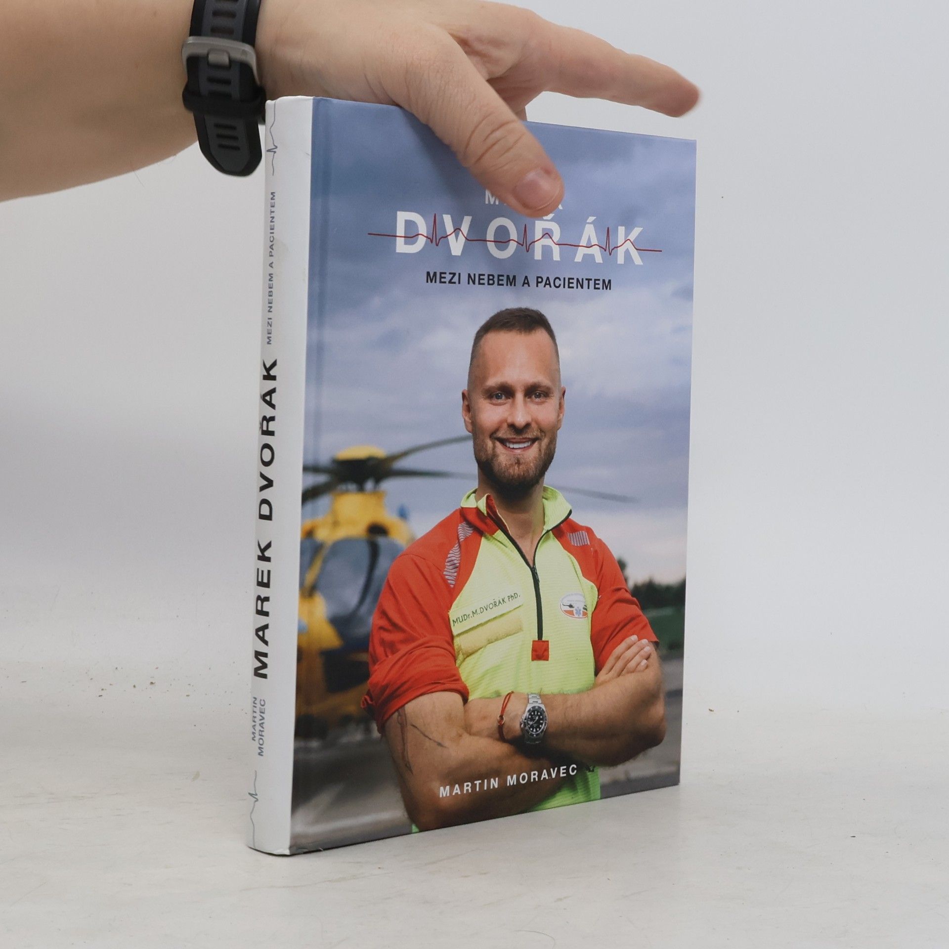 Marek Dvořák Marek Dvořák. Mezi nebem a pacientem