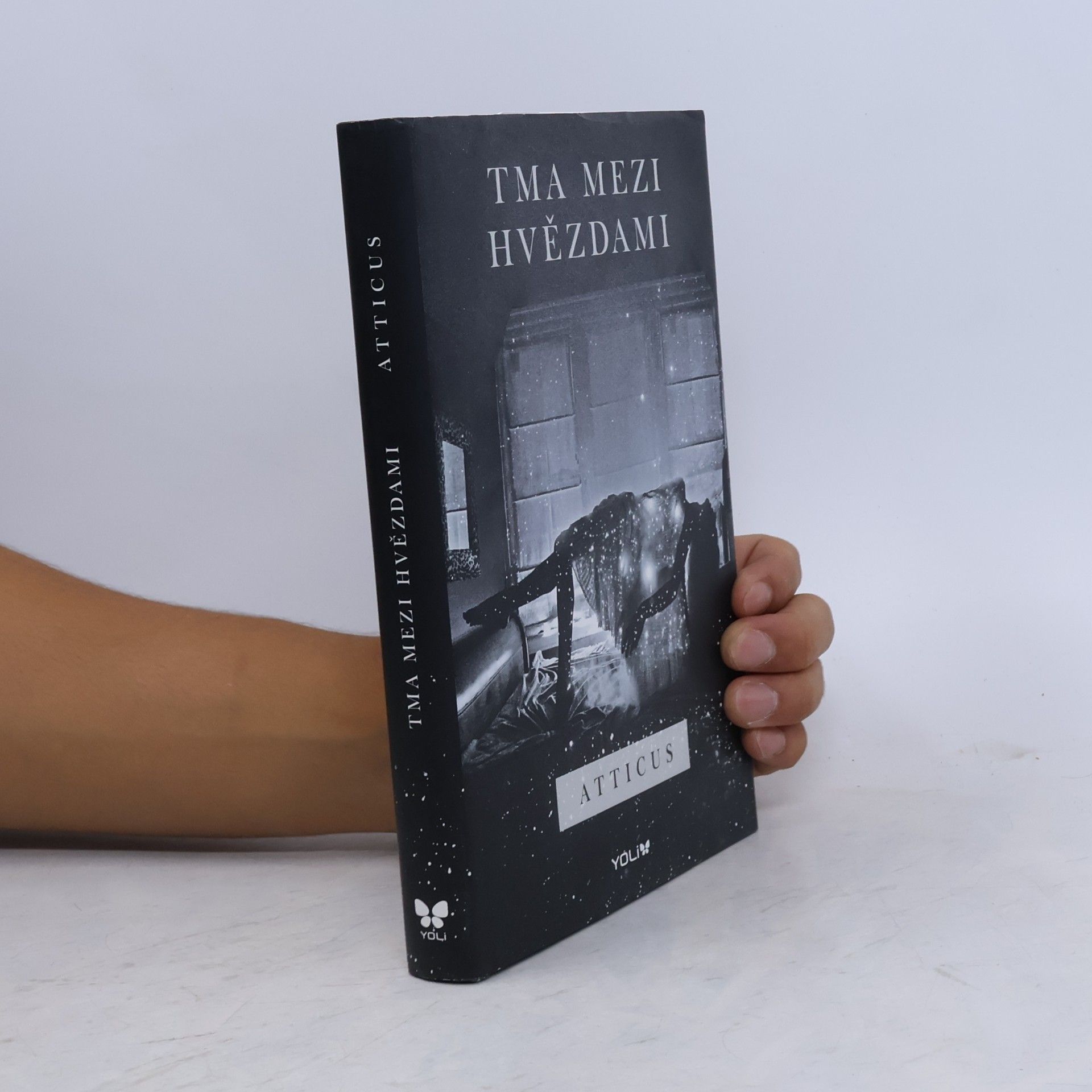 Atticus Tma mezi hvězdami