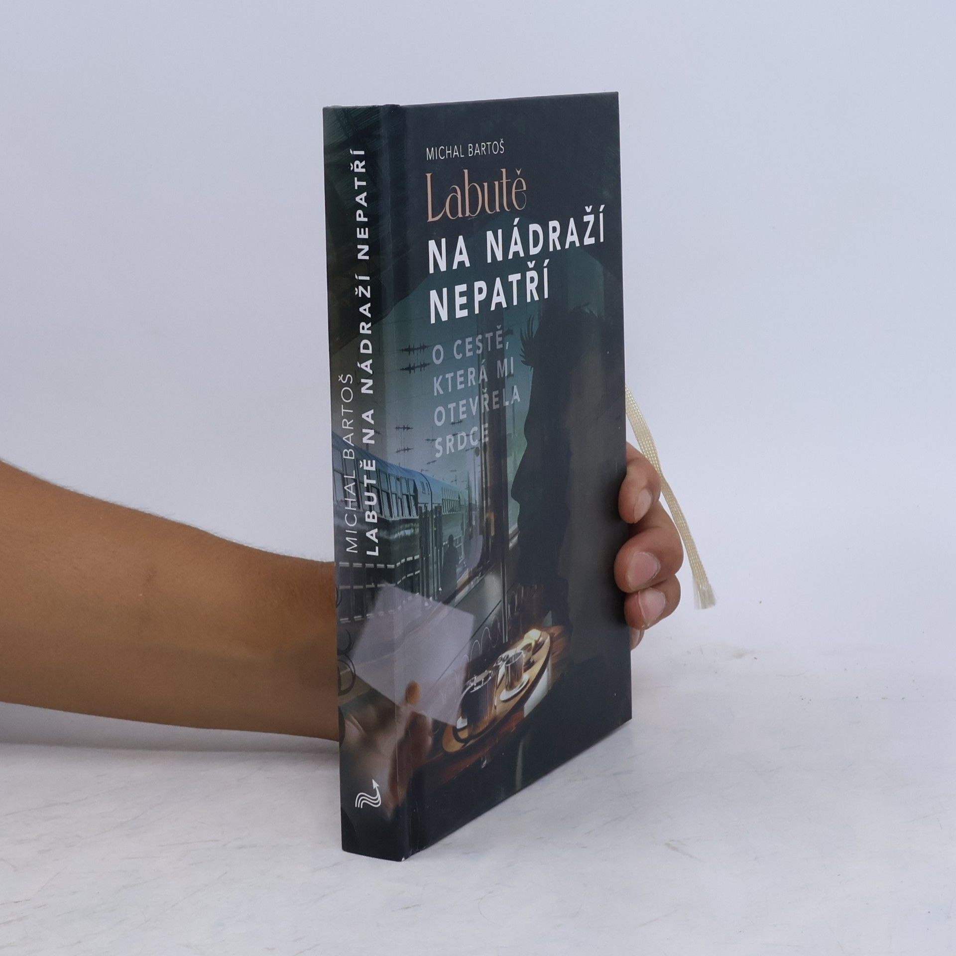 Michal Bartoš Labutě na nádraží nepatří