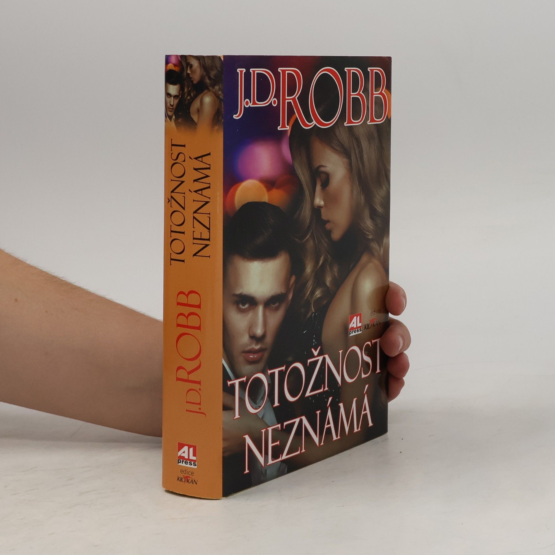 Nora Roberts Totožnost neznámá