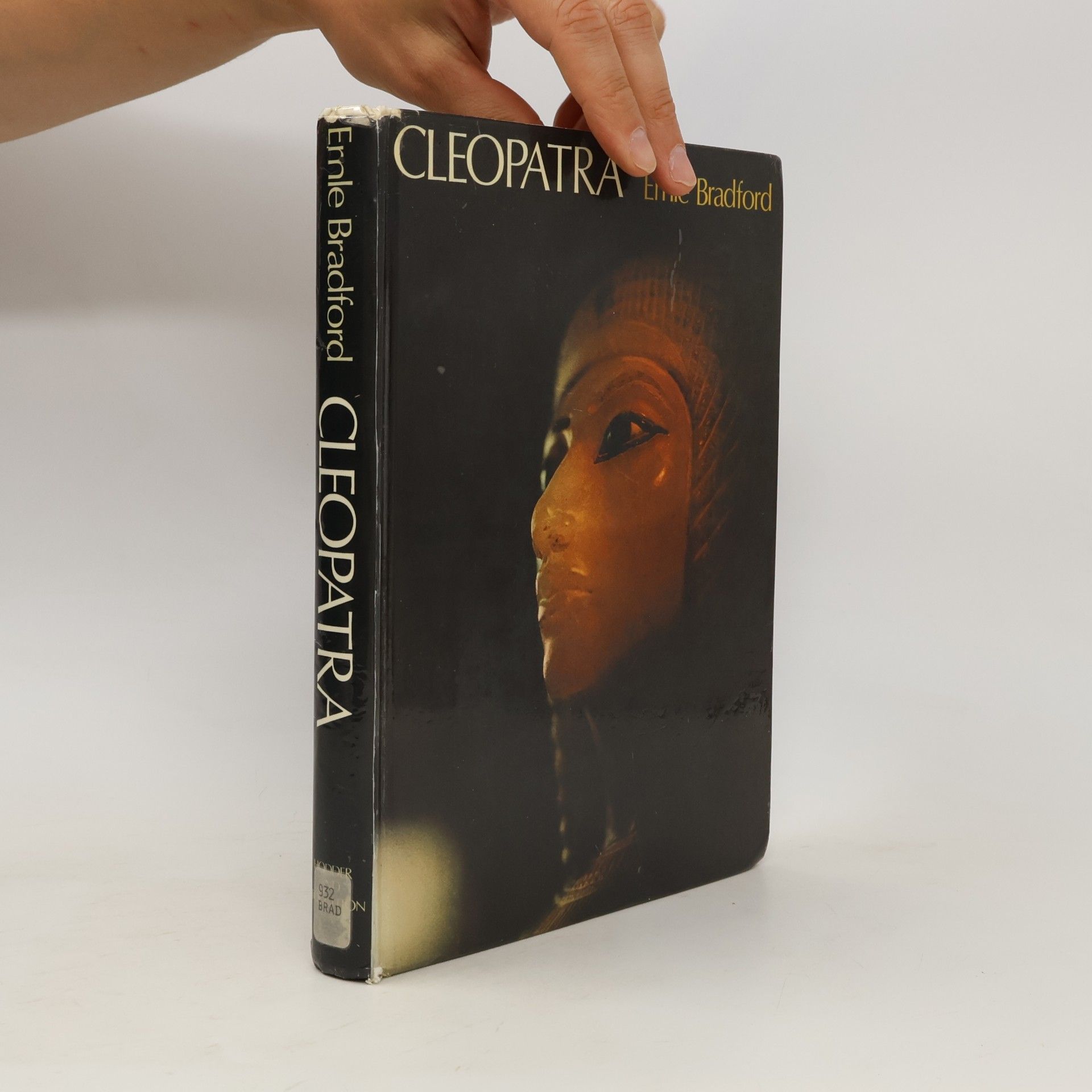 Ernle Bradford Cleopatra
