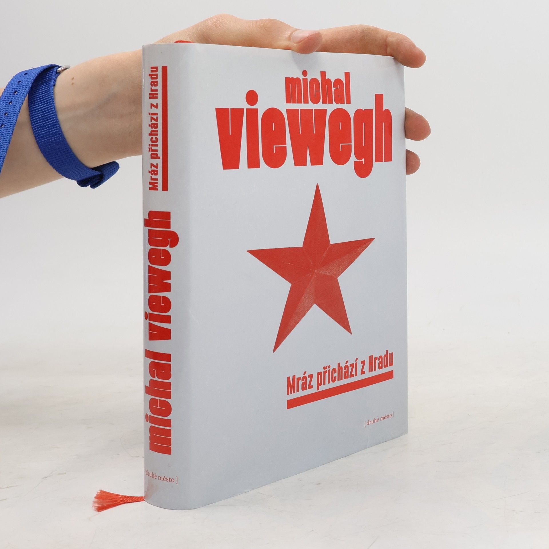 Michal Viewegh Mráz přichází z Hradu
