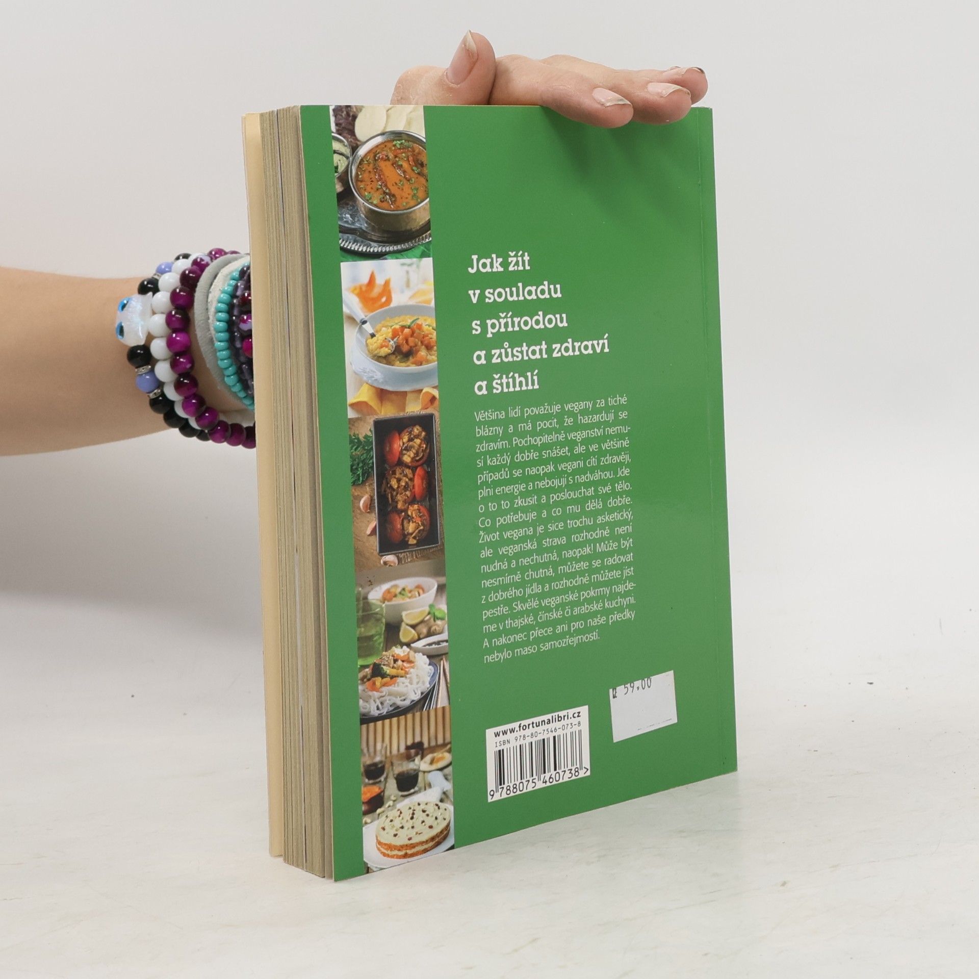 Lea Sage Bílá Vegan kuchařka: Zdraví a štíhlí v souladu s přírodou