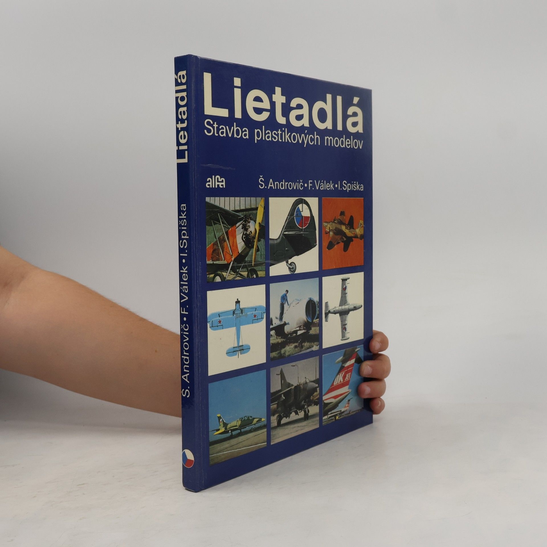 František Válek Lietadlá. Stavba plastikových modelov