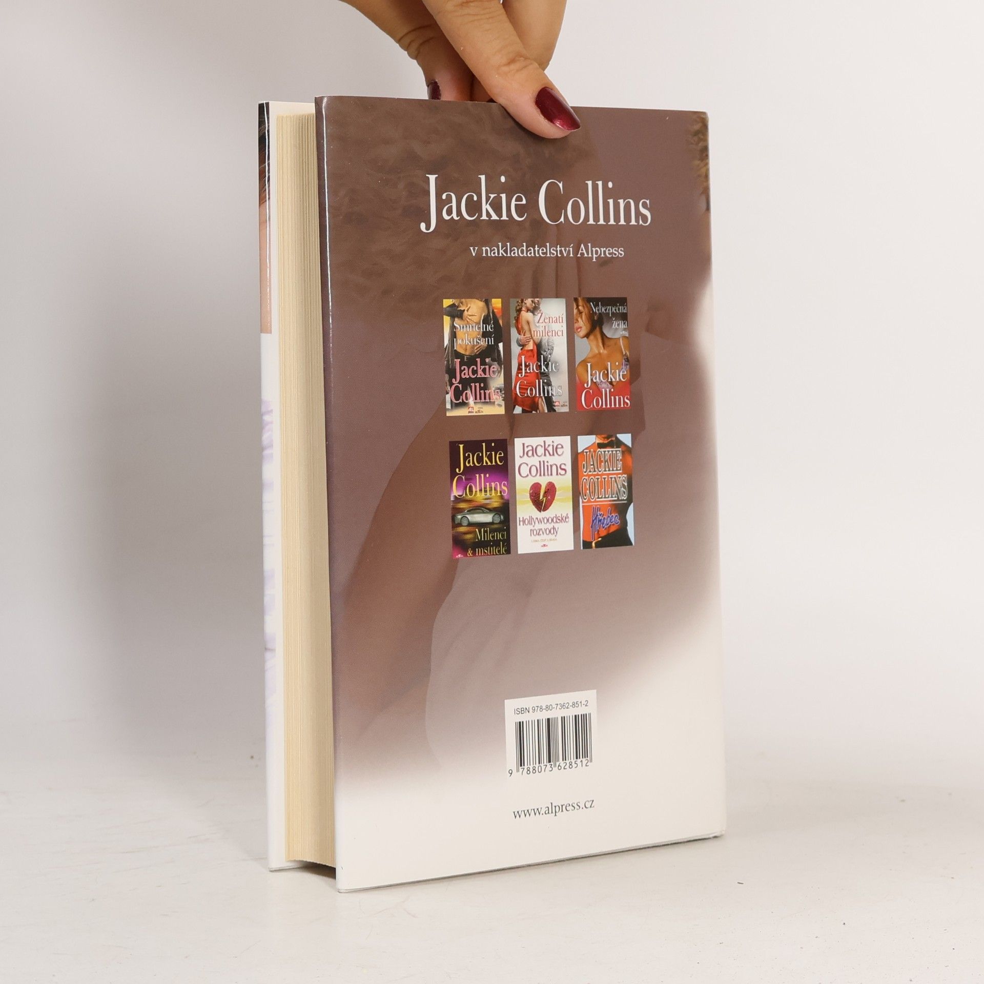 Jackie Collins Naivní mrcha