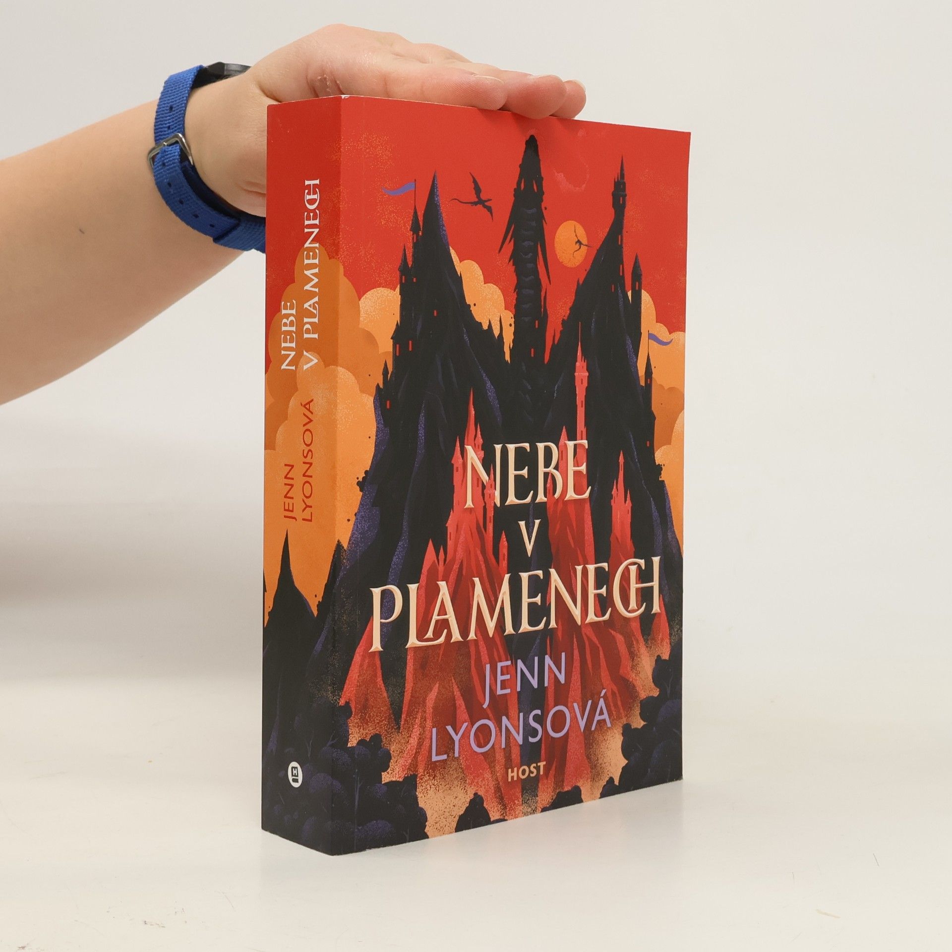 Jenn Lyons Nebe v plamenech