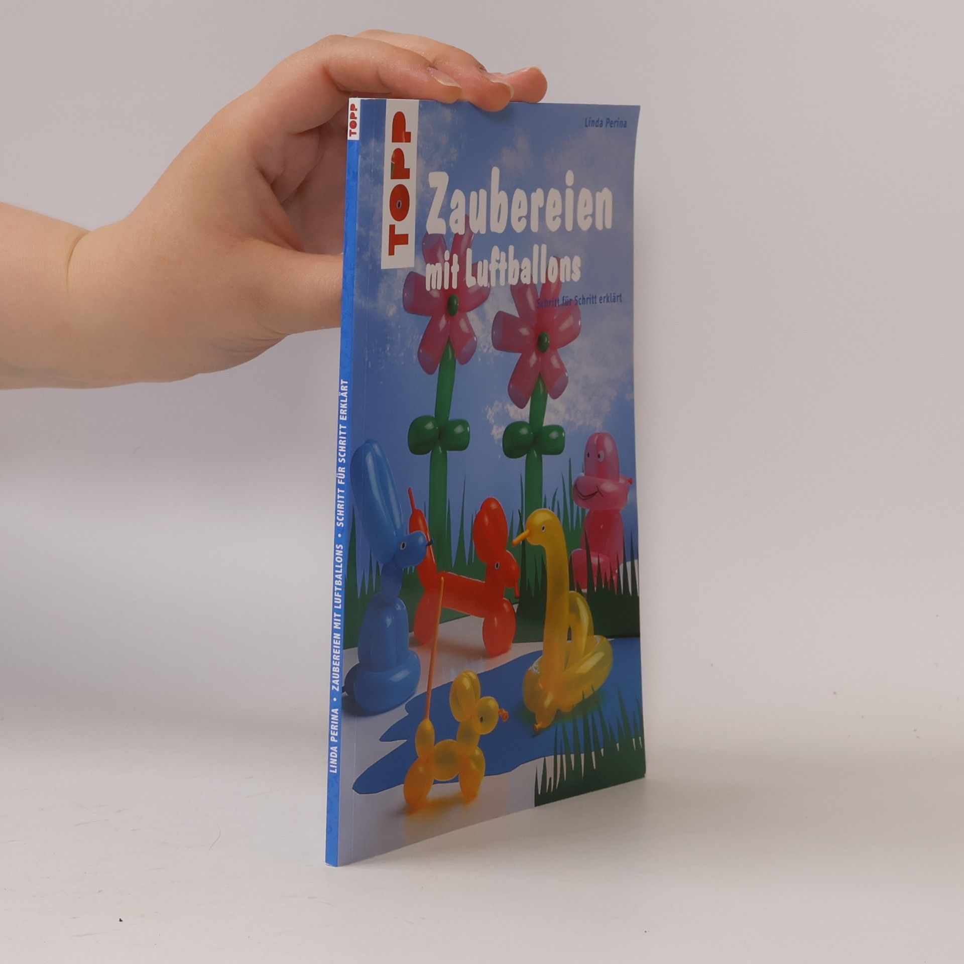 Linda Perina Zaubereien mit Luftballons