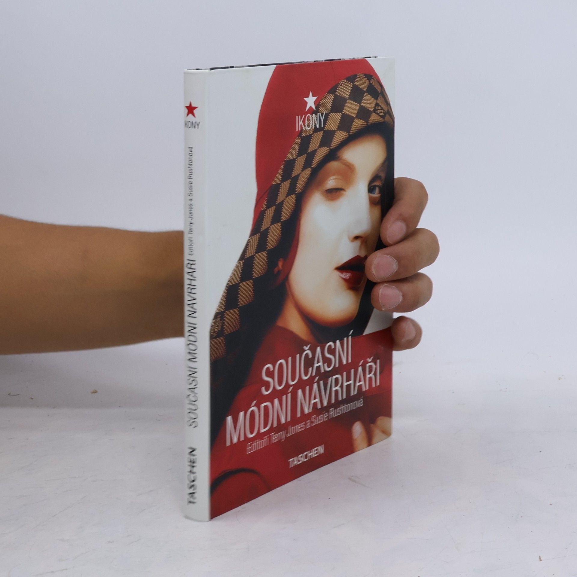 Terry Jones Současní módní návrháři