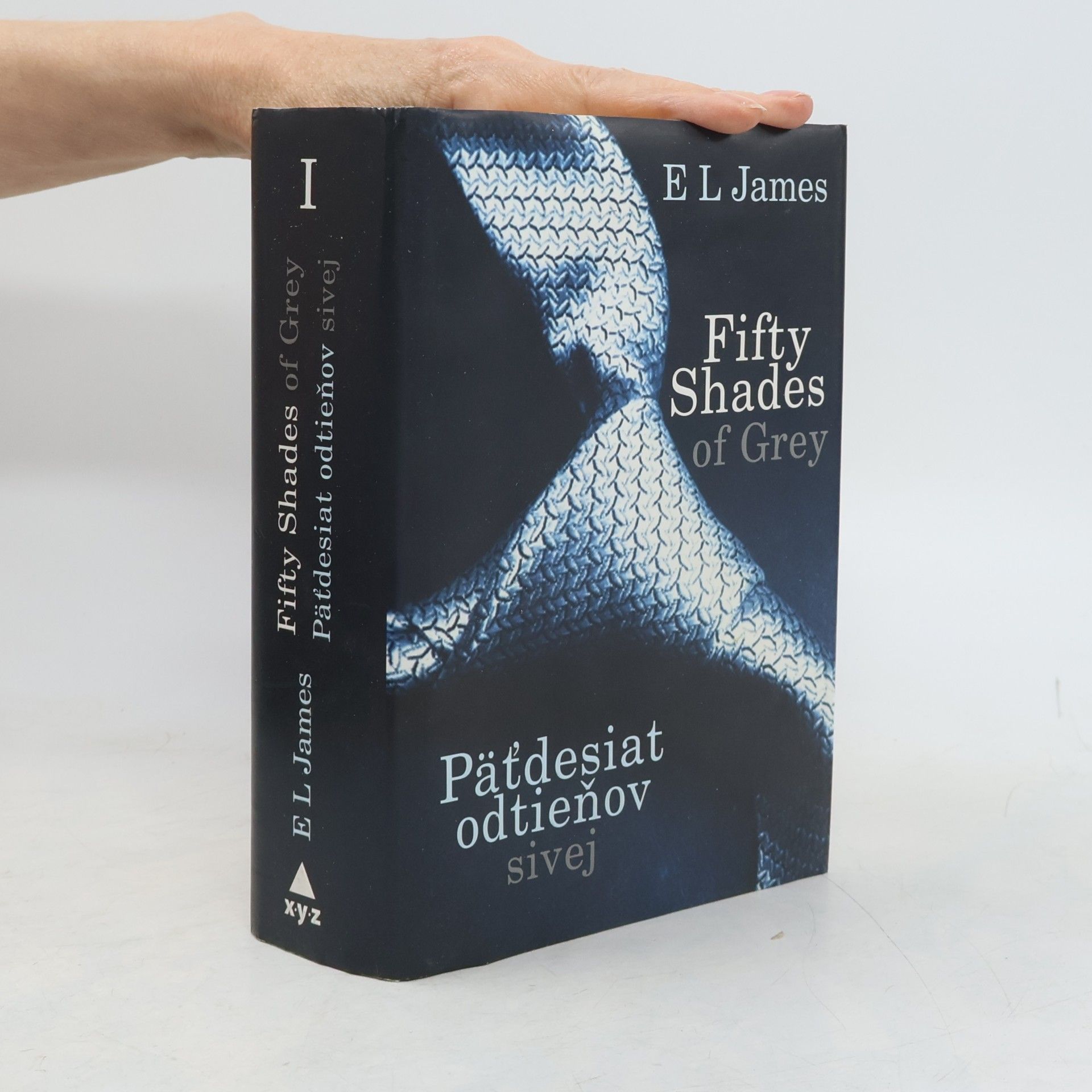 E. L. James Päťdesiat odtieňov sivej