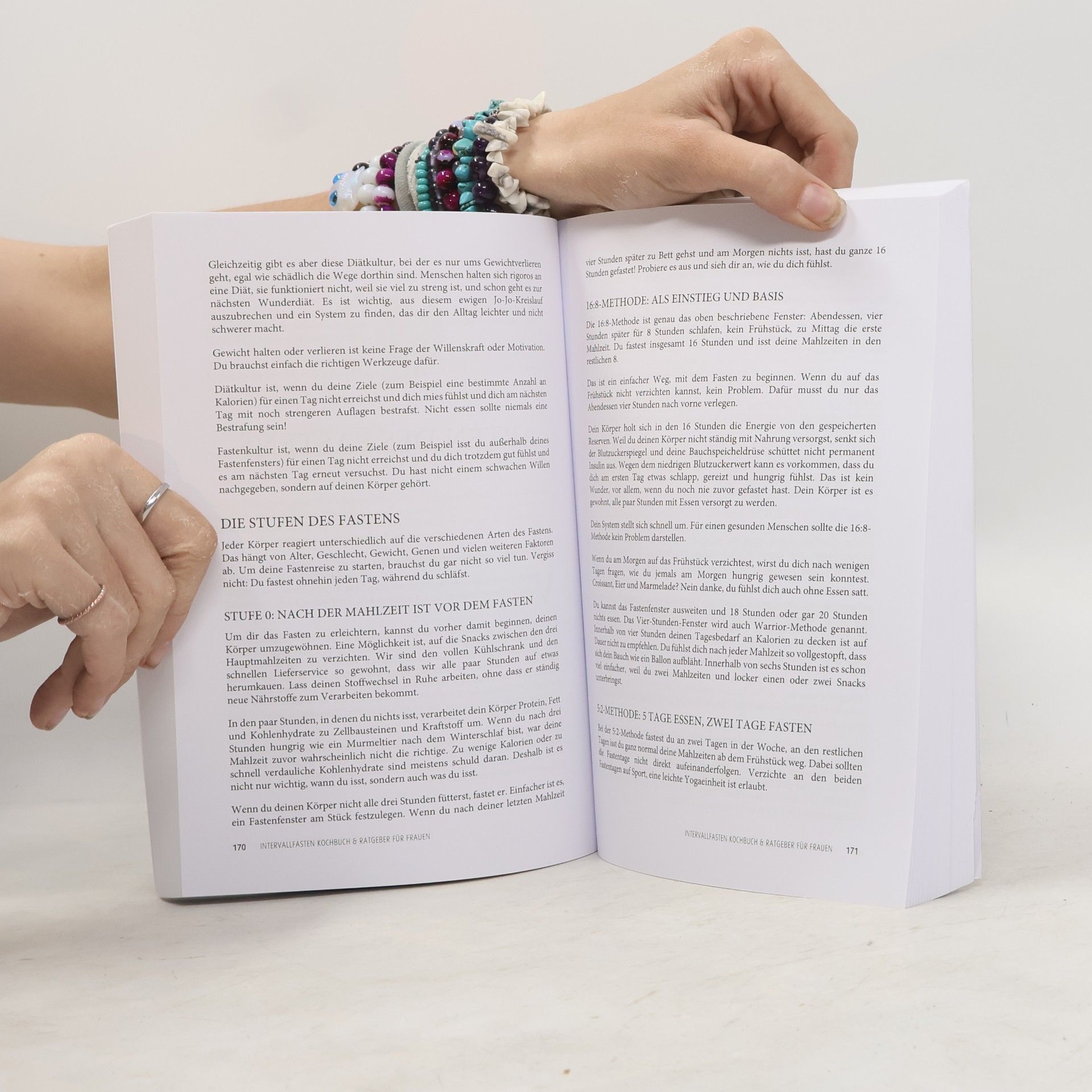 Victoria Neumann Keto Diät und Intervallfasten. Das große 2 in 1 Kochbuch und Ratgeber für Frauen