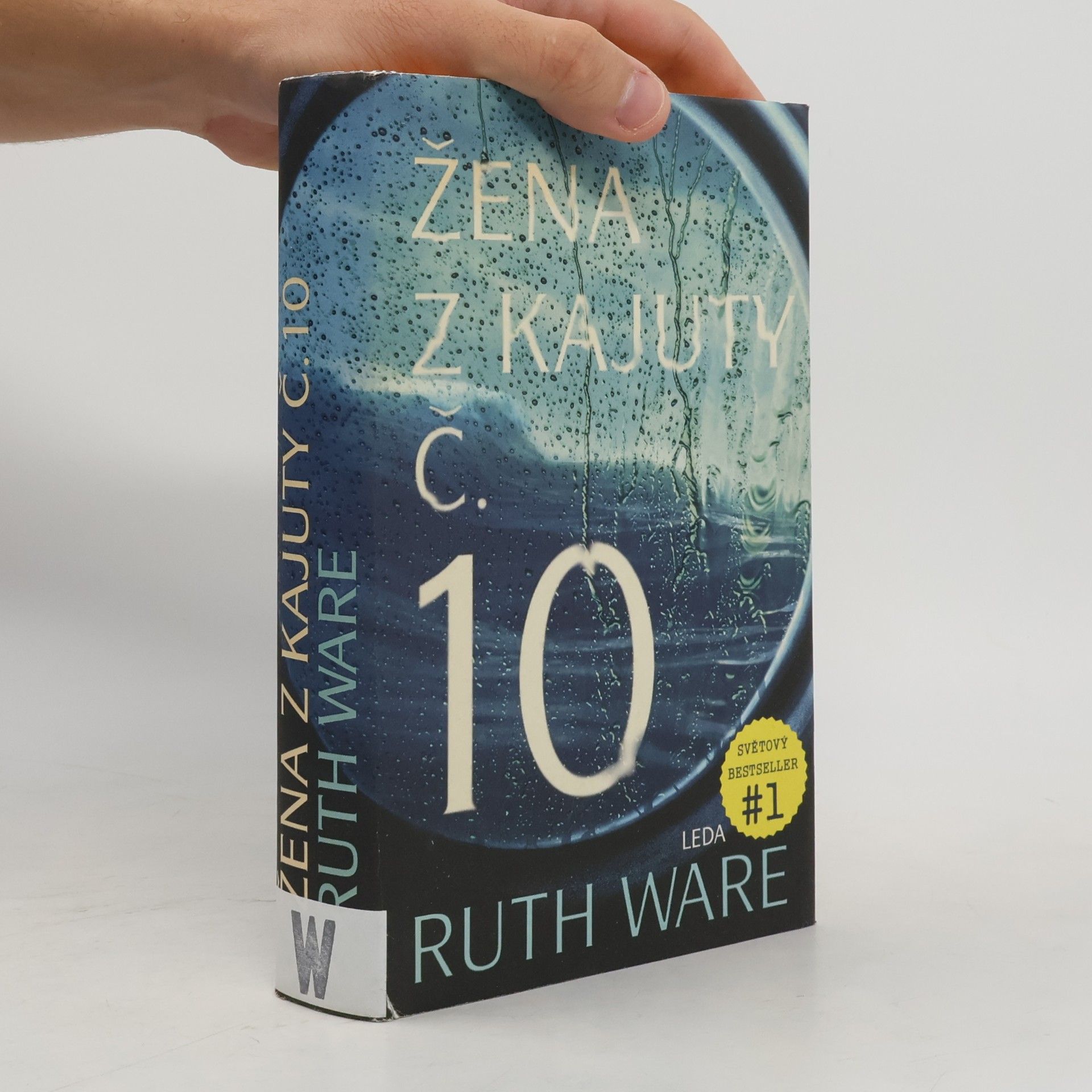 Ruth Ware Žena z kajuty č. 10
