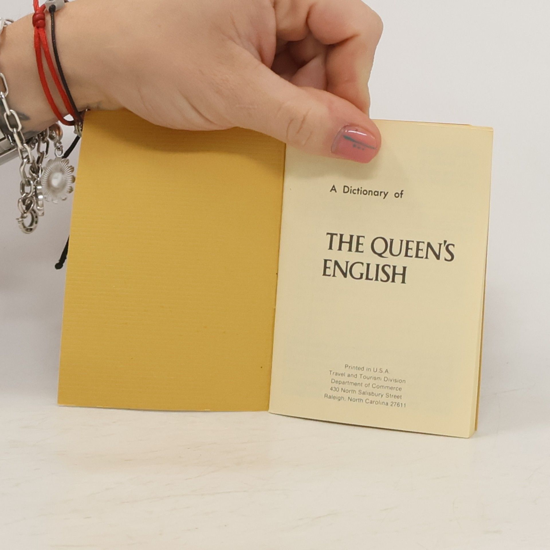 Various authors A Dictionary of the Queen´s English