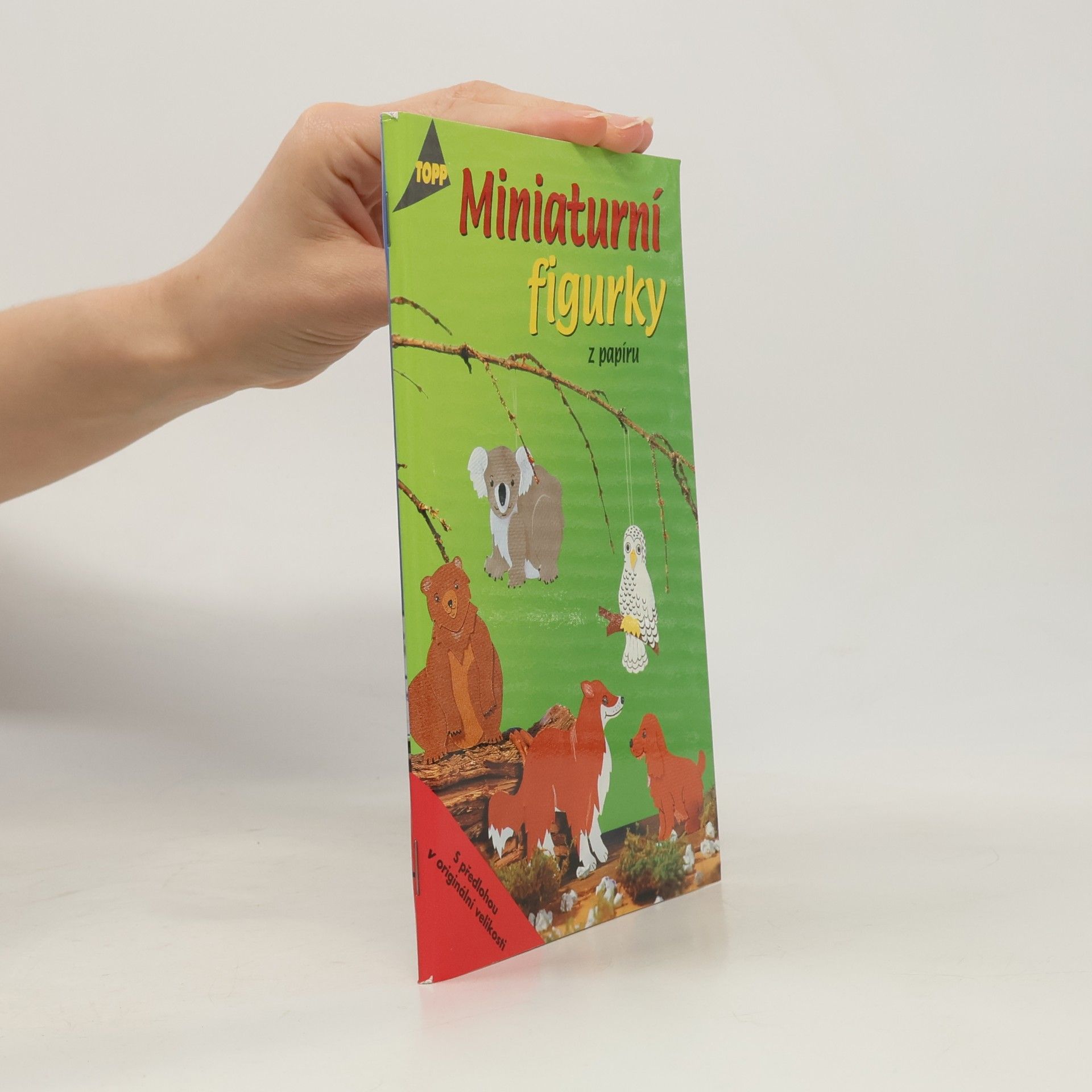 Miniaturní figurky z papíru
