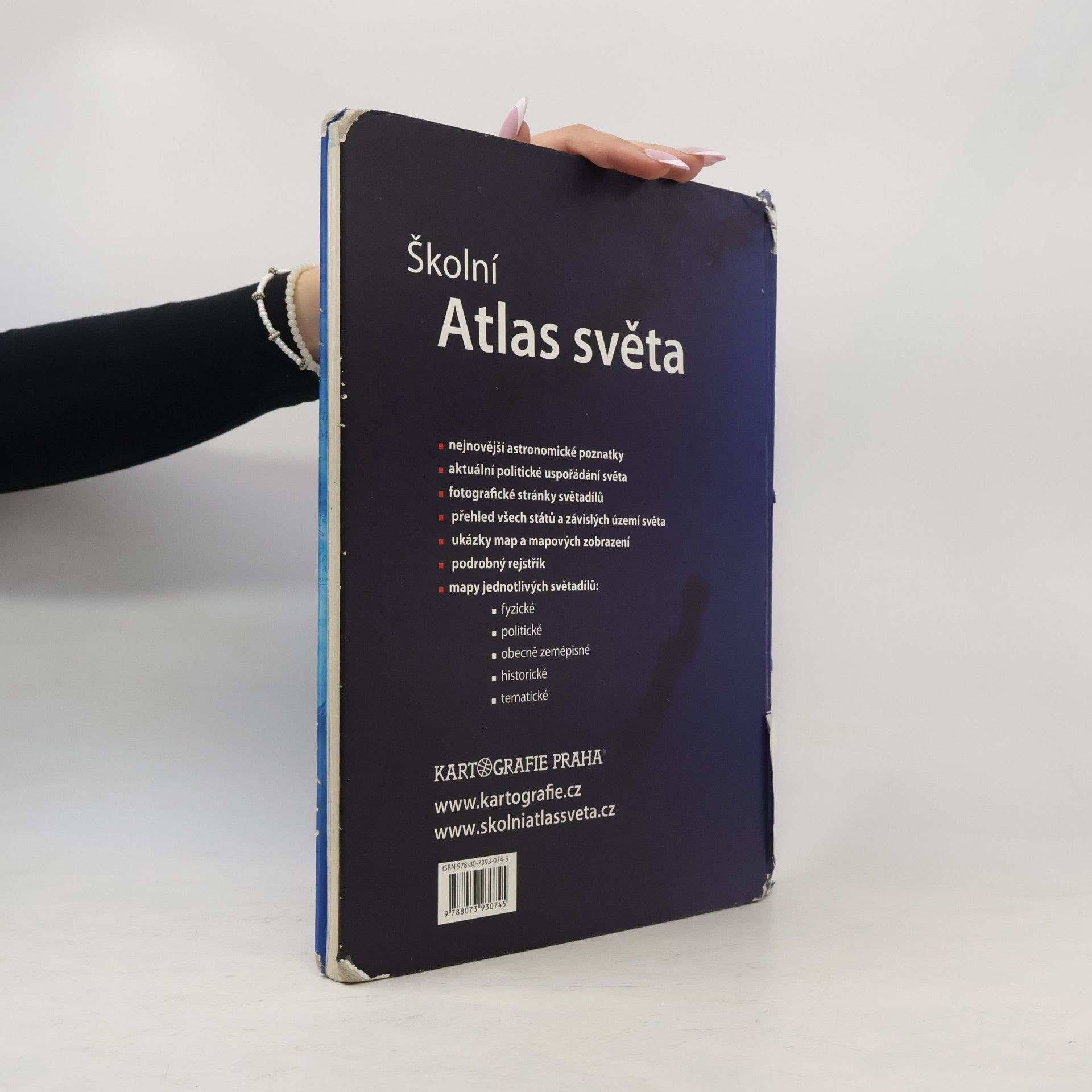AA.VV. Školní atlas světa