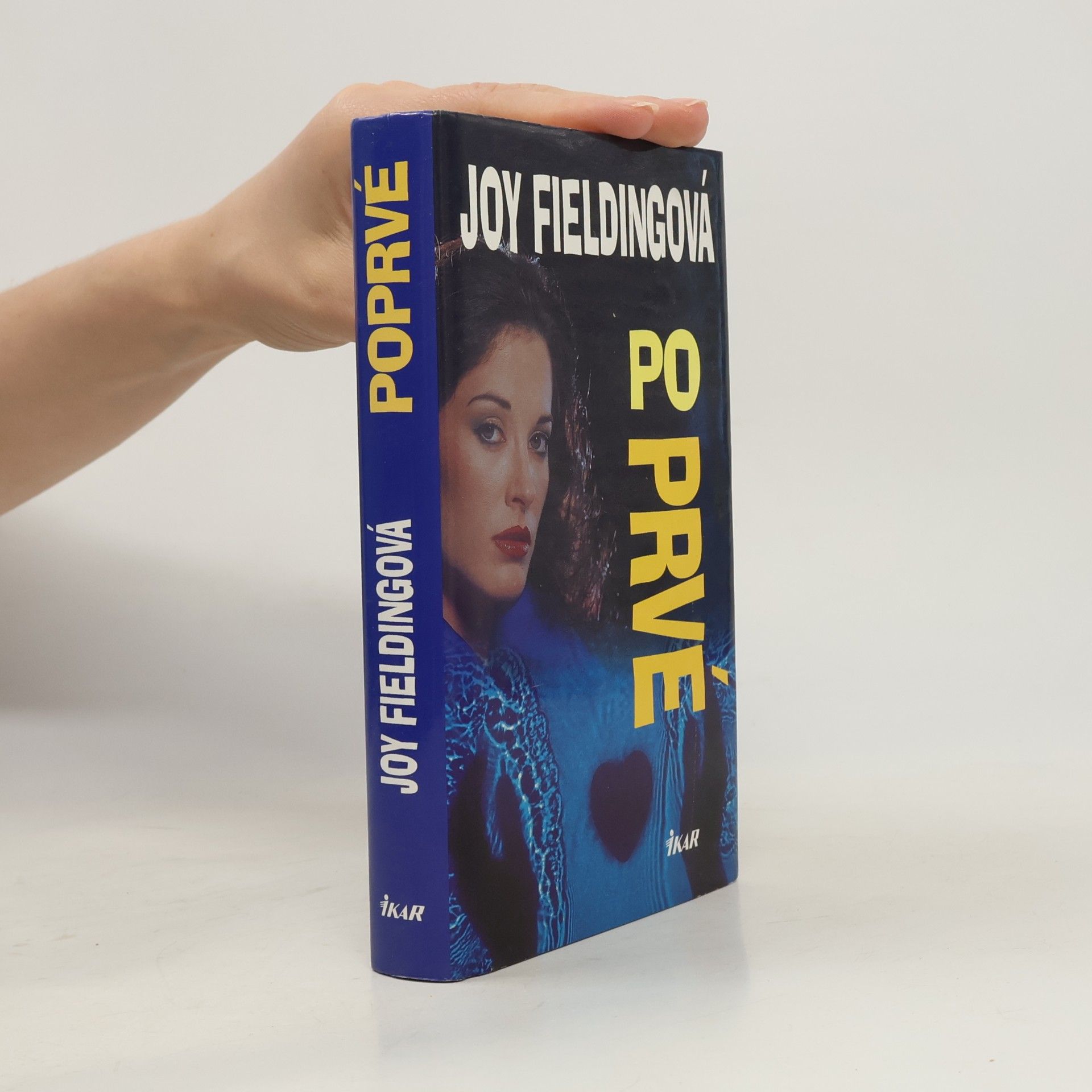 Joy Fielding Poprvé