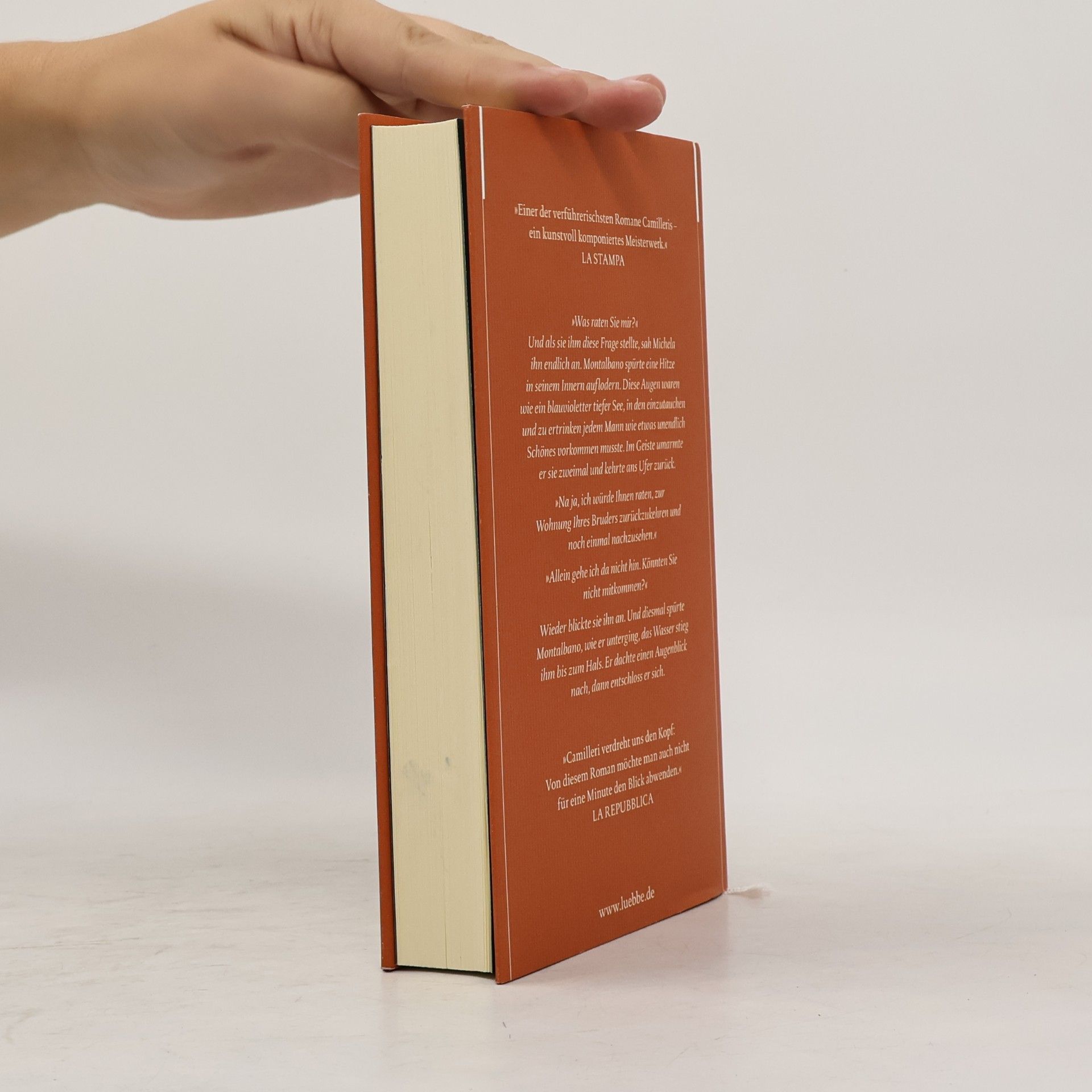 Andrea Camilleri Die dunkle Wahrheit des Mondes