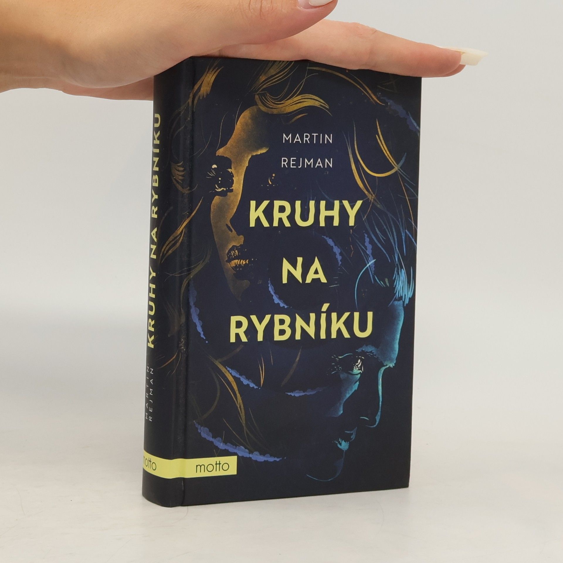 Martin Rejman Kruhy na rybníku