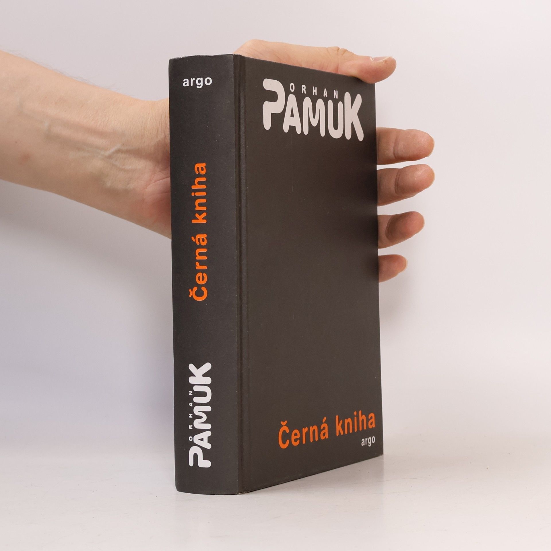 Orhan Pamuk Černá kniha