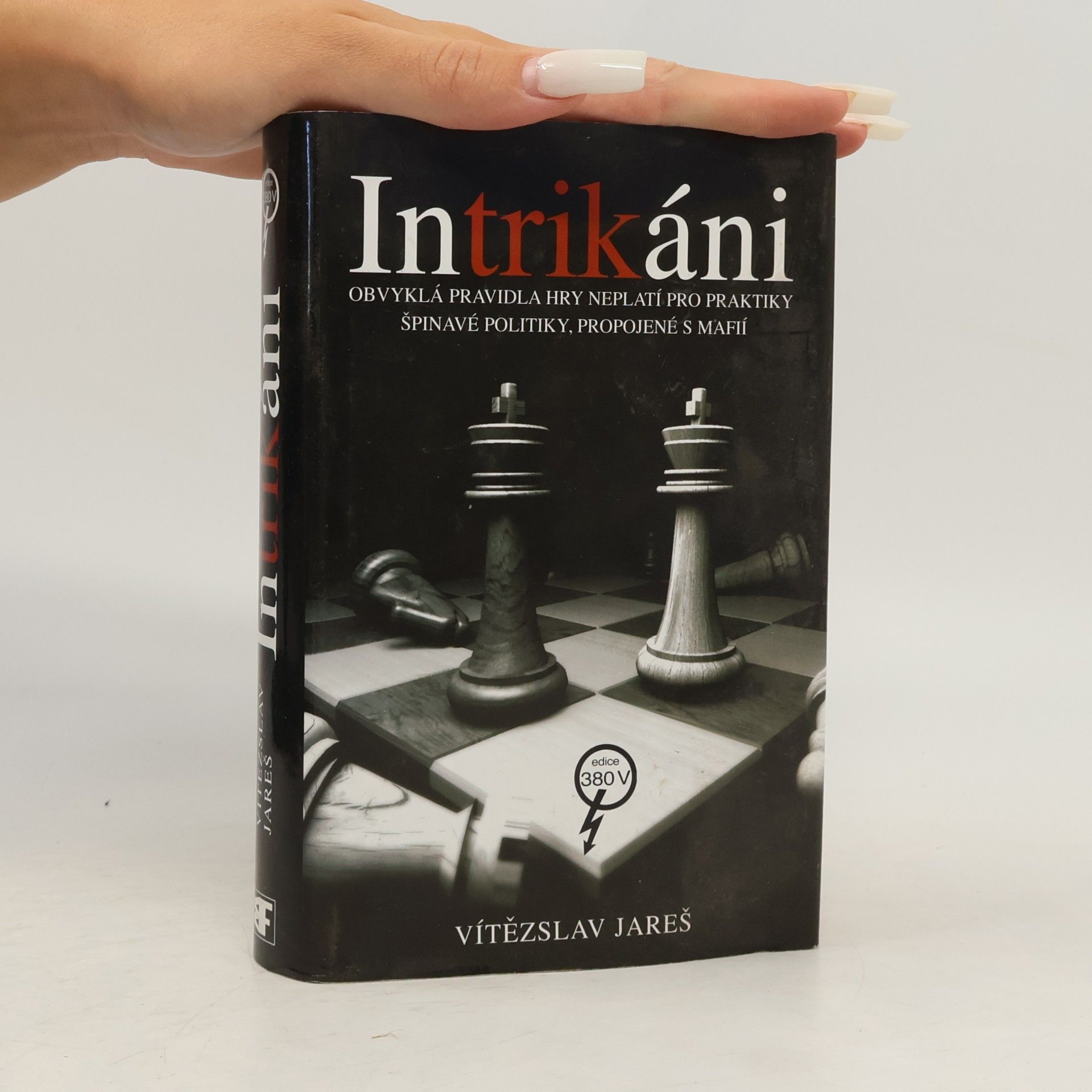 Intrikáni