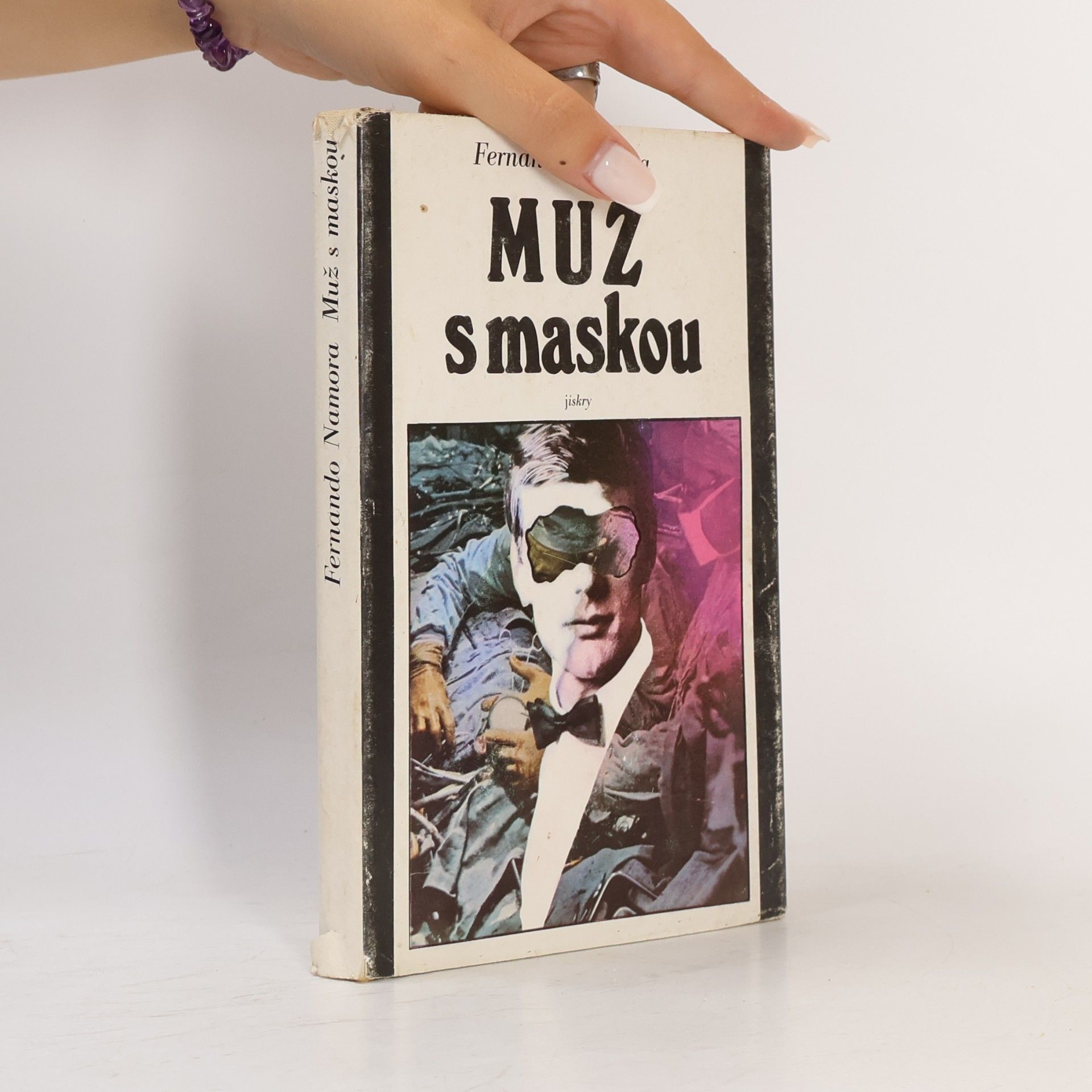 Pavla Lidmilová Muž s maskou