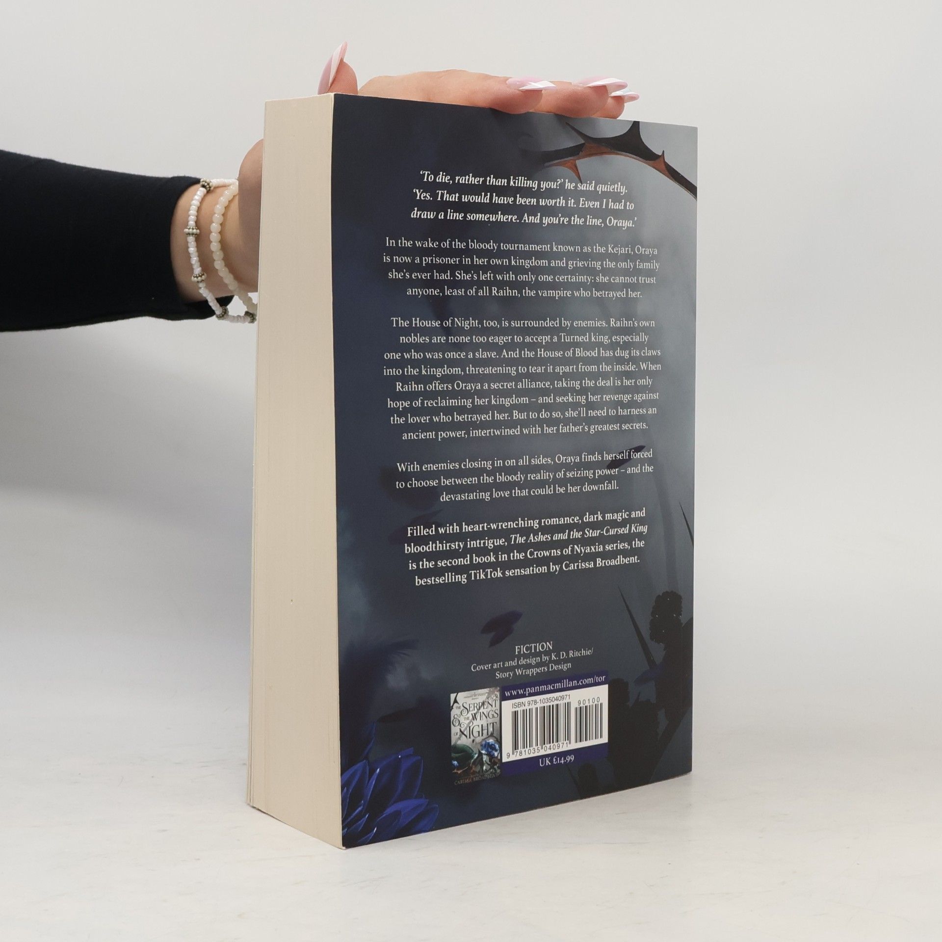 Carissa Broadbent Crowns of Nyaxia 2. The Ashes and the Star-Cursed King