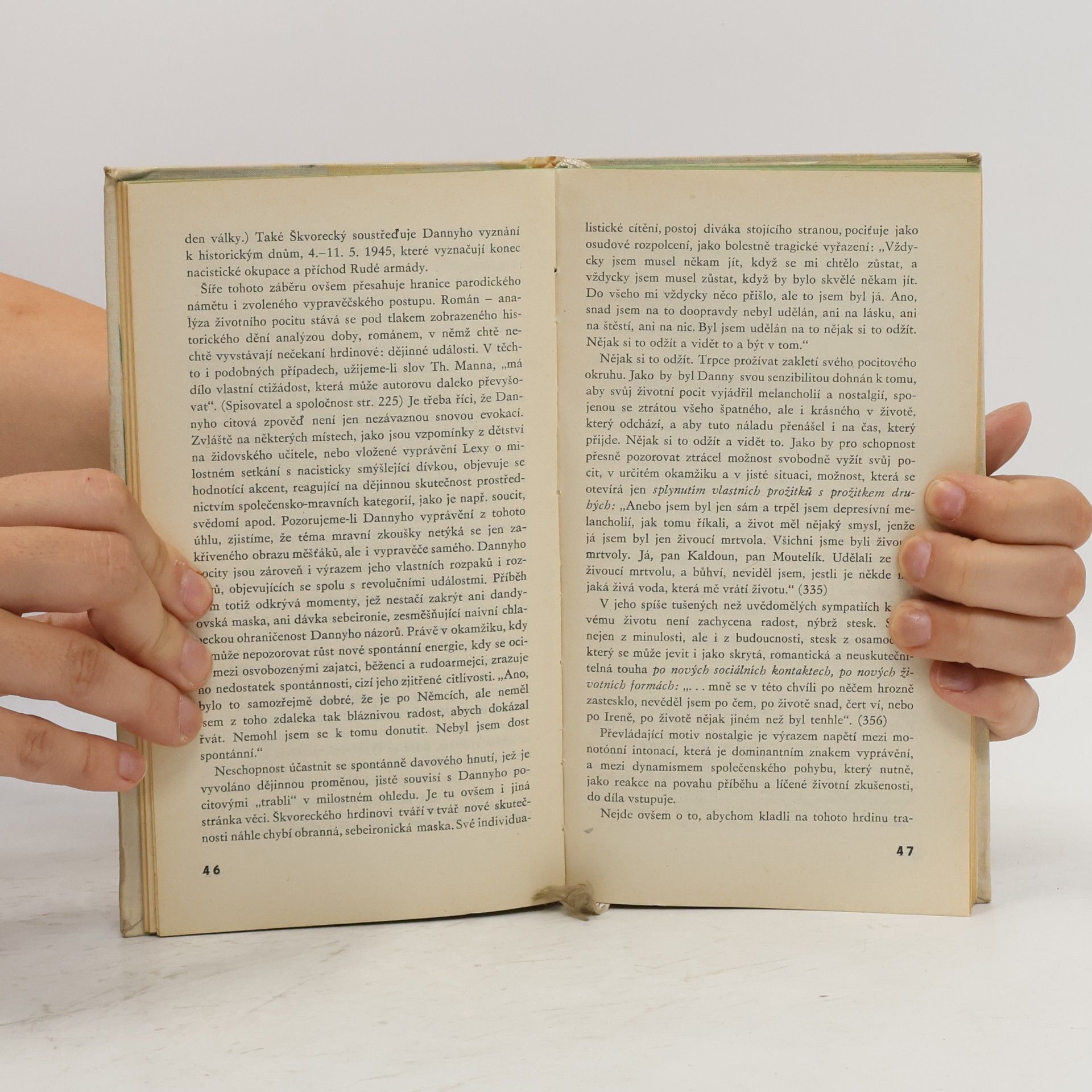 Various authors Příběhy pod mikroskopem