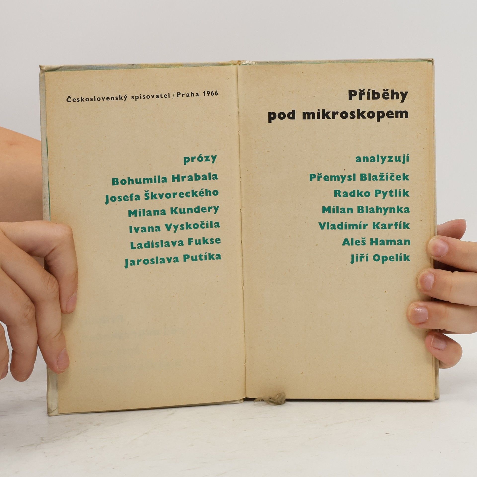 Various authors Příběhy pod mikroskopem
