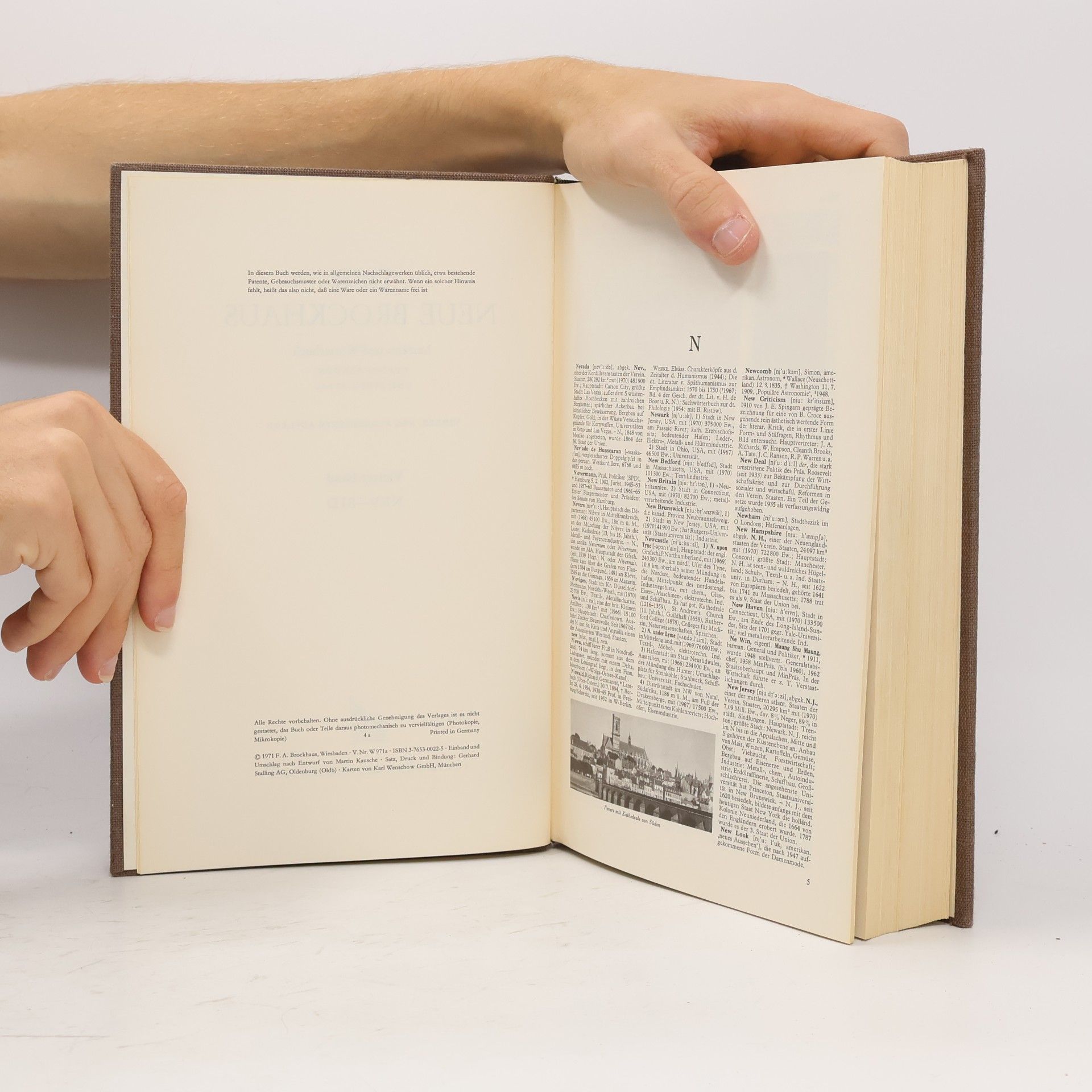 Kolektiv autorů Der Neue Brockhaus. Lexikon und Wörterbuch 4.