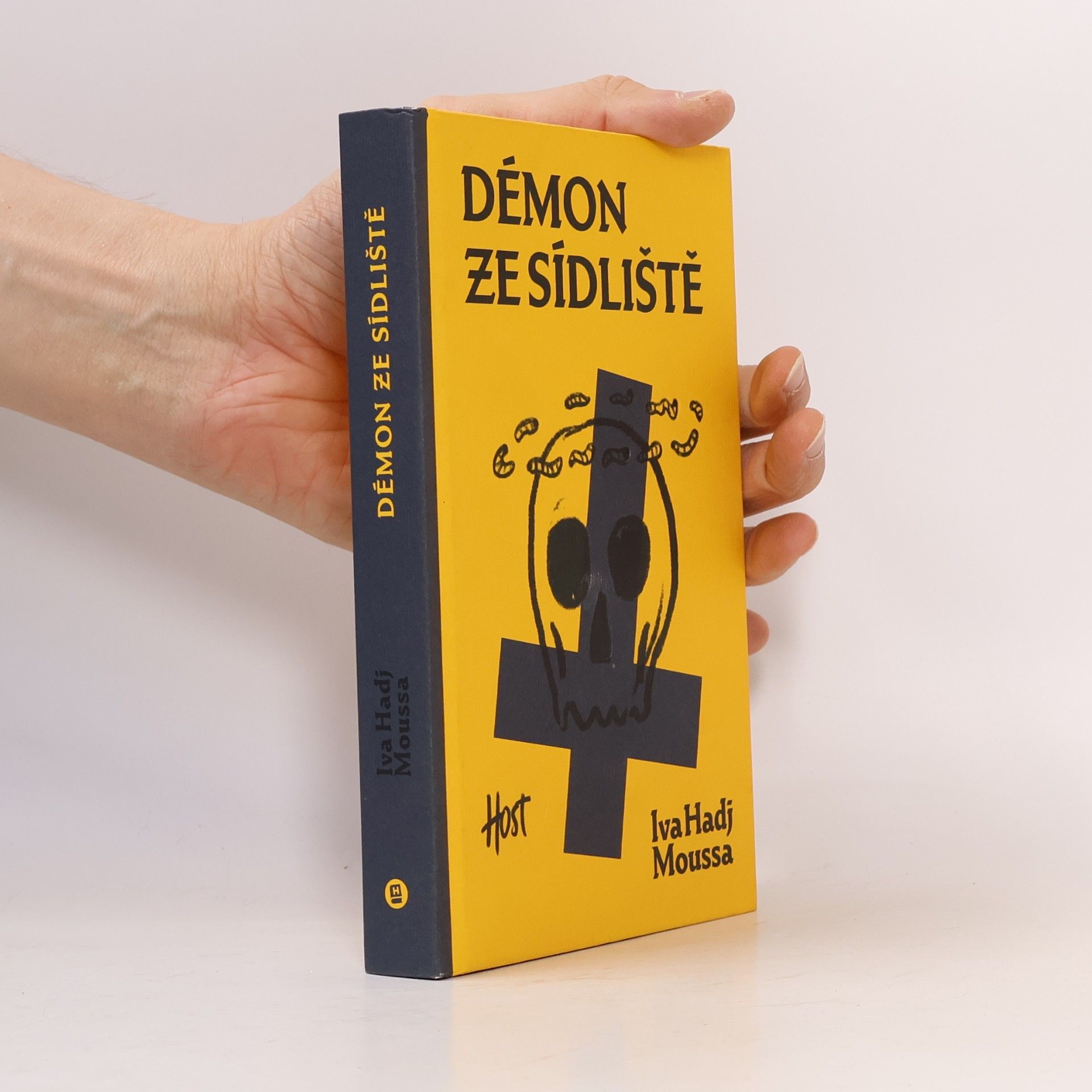 Iva Hadj Moussa Démon ze sídliště