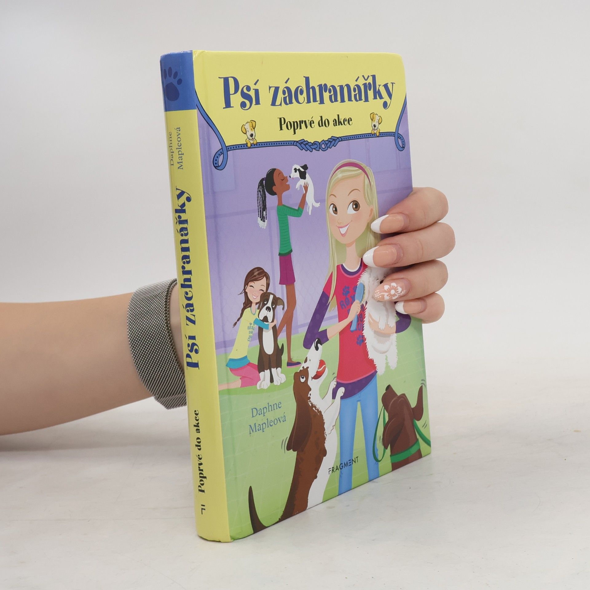 Daphne Maple Psí záchranářky. Poprvé do akce