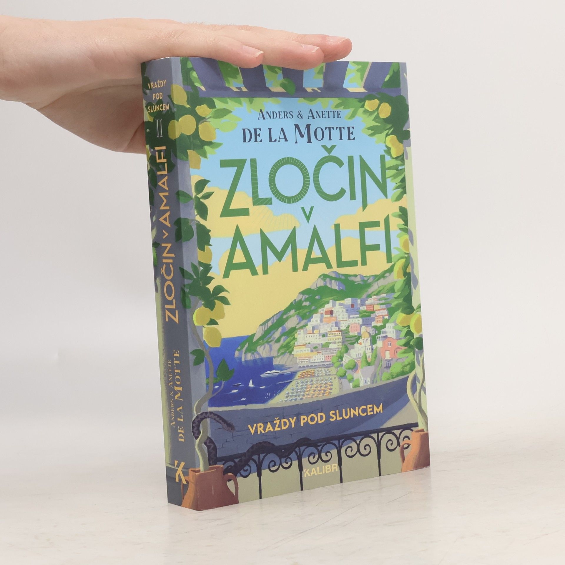 Anette De la Motte Vraždy pod sluncem II: Zločin v Amalfi