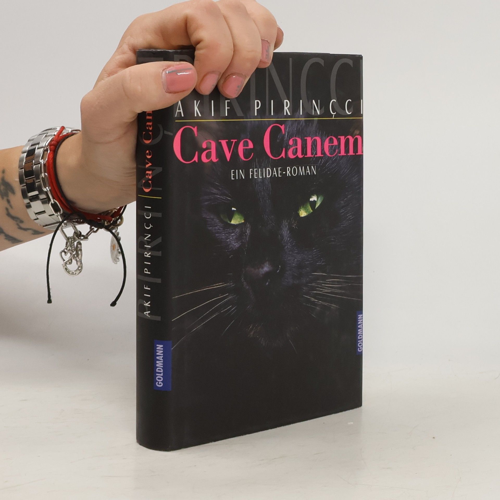 Akif Pirinçci Cave canem